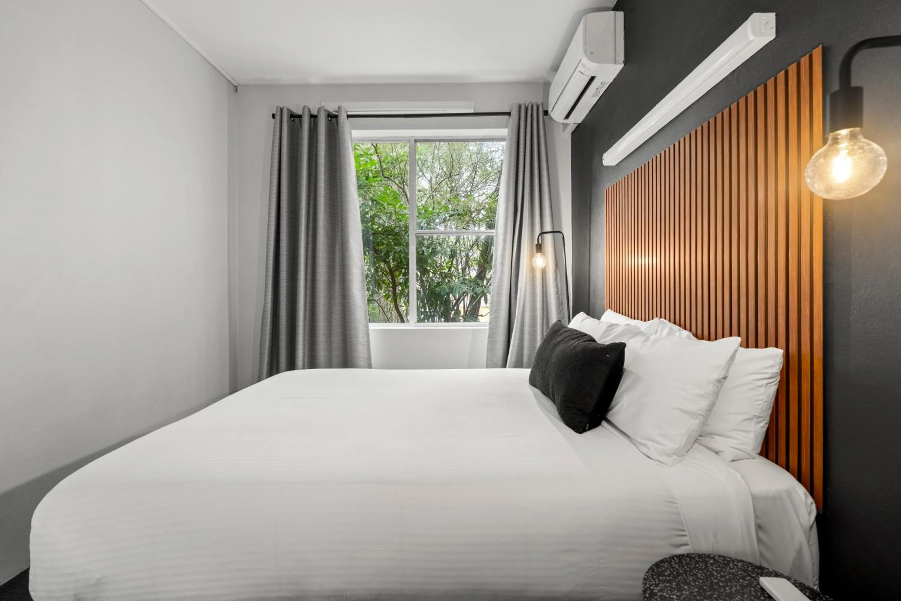 Bed in Motel Echo Point