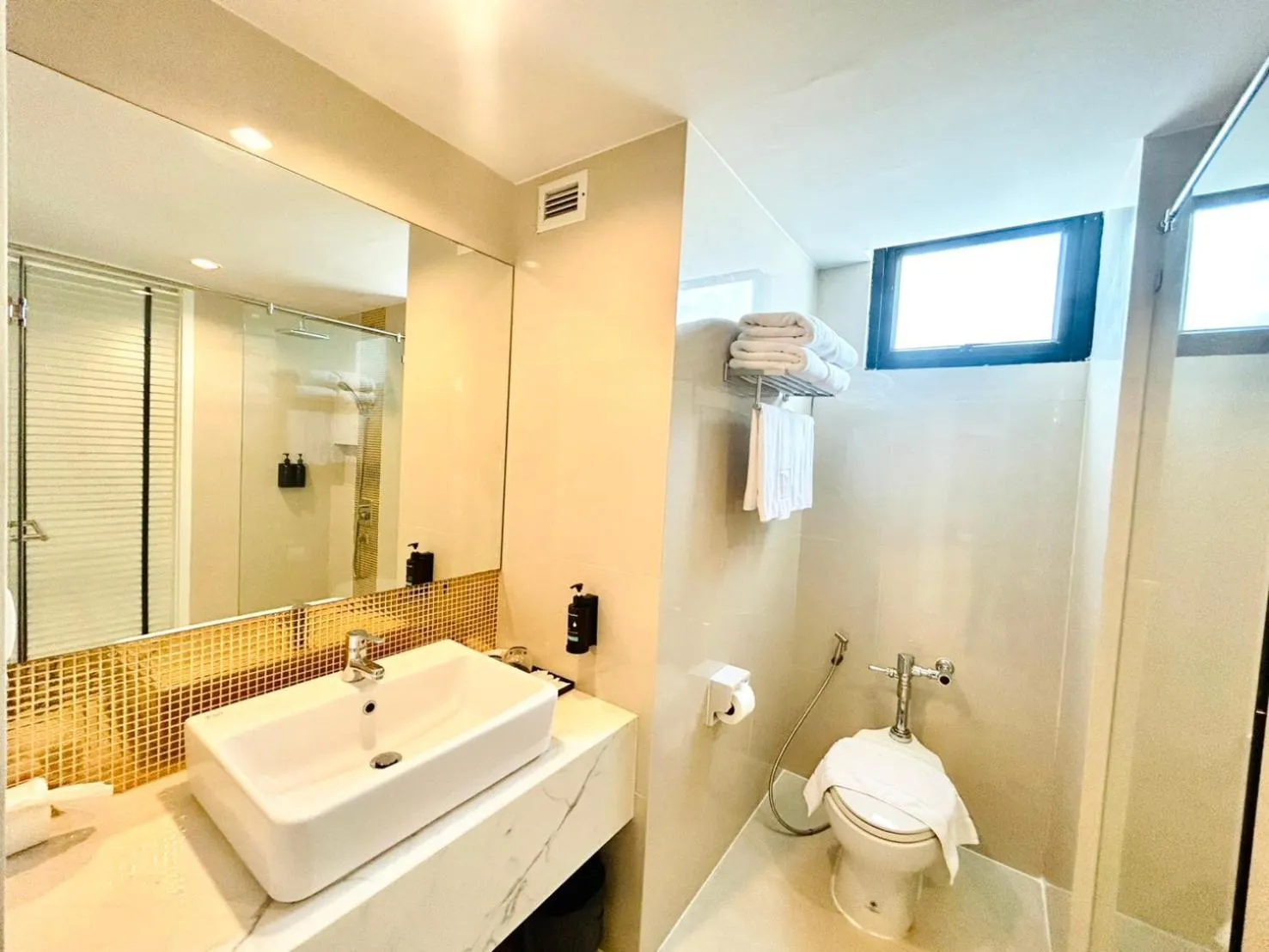 Bathroom in FuramaXclusive Pratunam Park Hotel