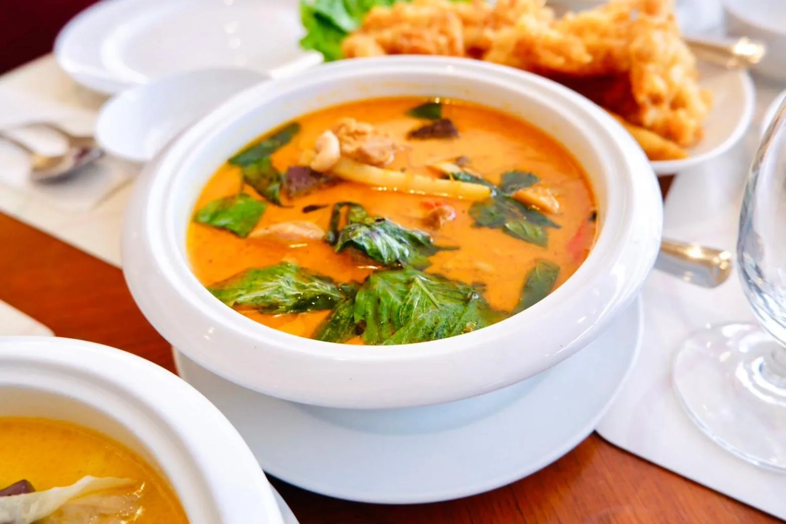 Food and drinks in FuramaXclusive Pratunam Park Hotel