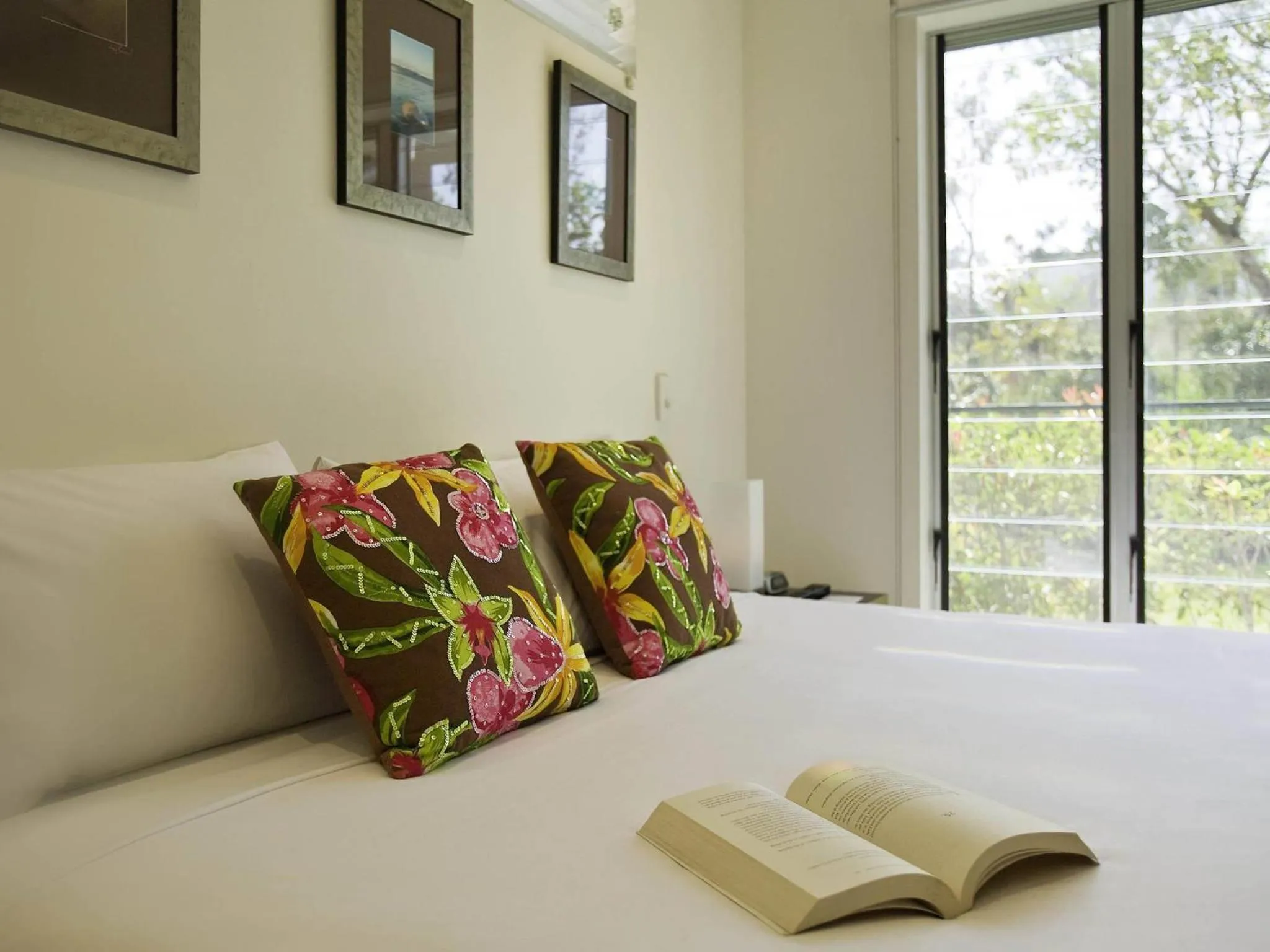 Bedroom, Bed in The Sebel Twin Waters