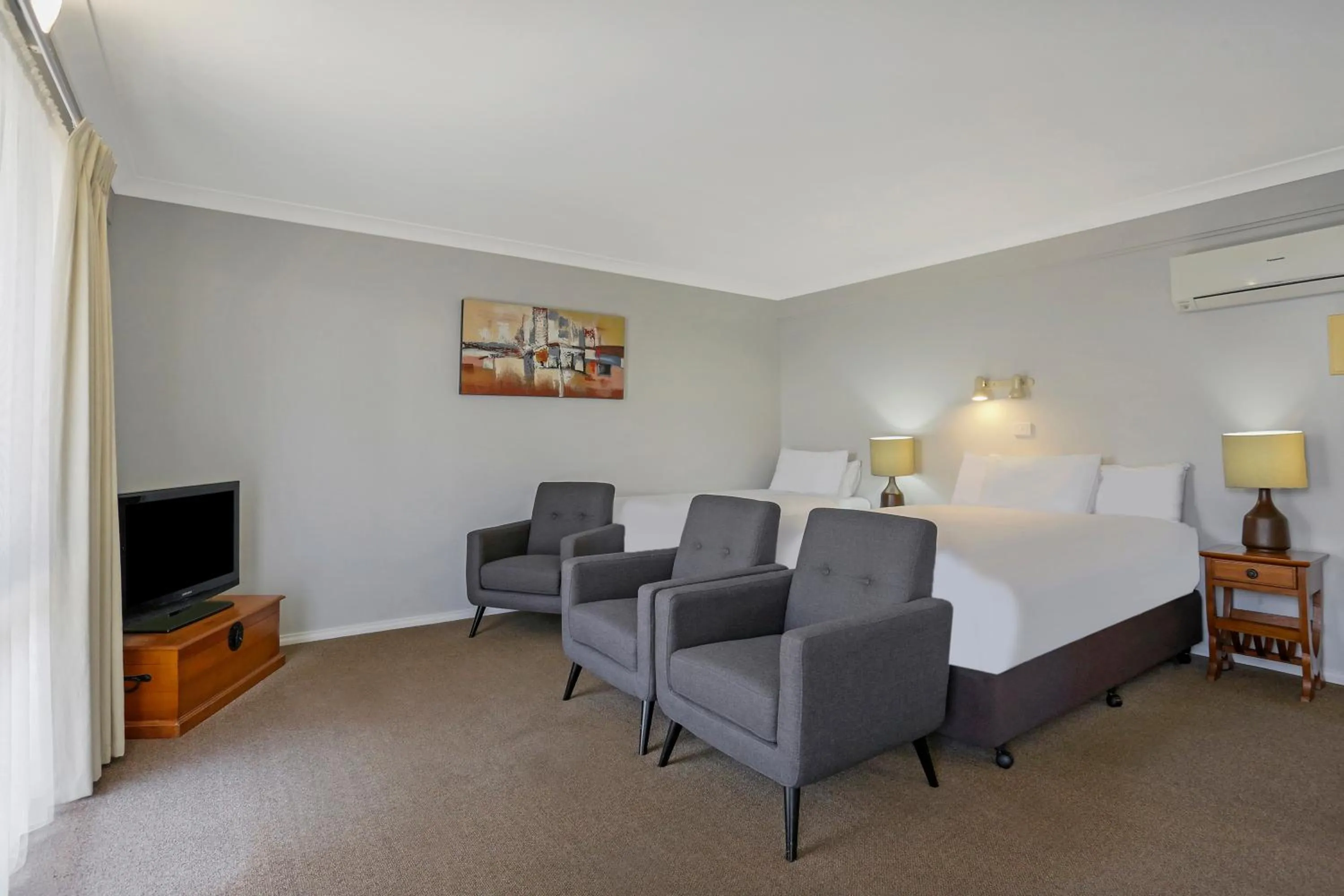 Photo of the whole room, Bed in The Great Ocean Road Studios