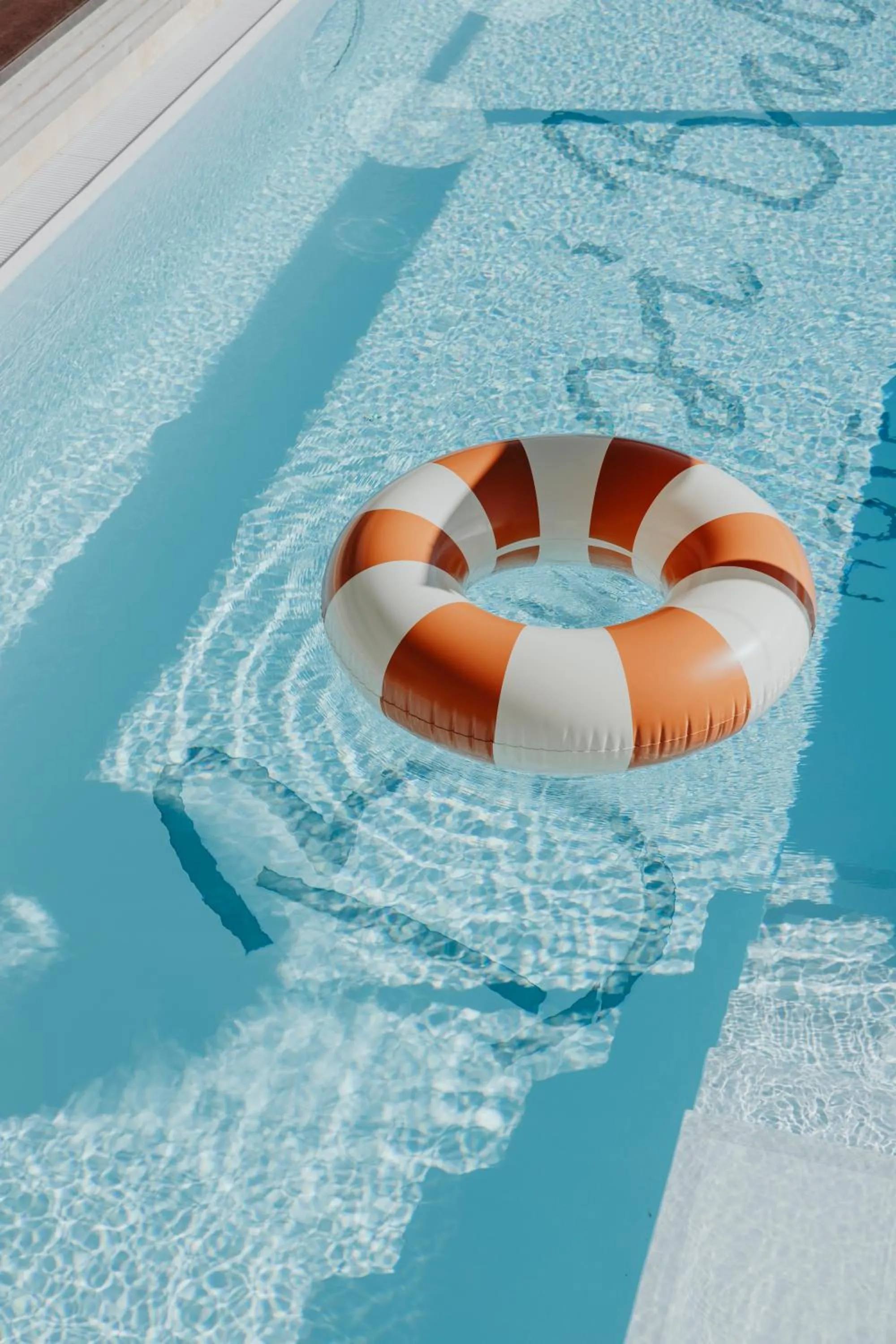 Swimming pool in Hotel Bussi Baby