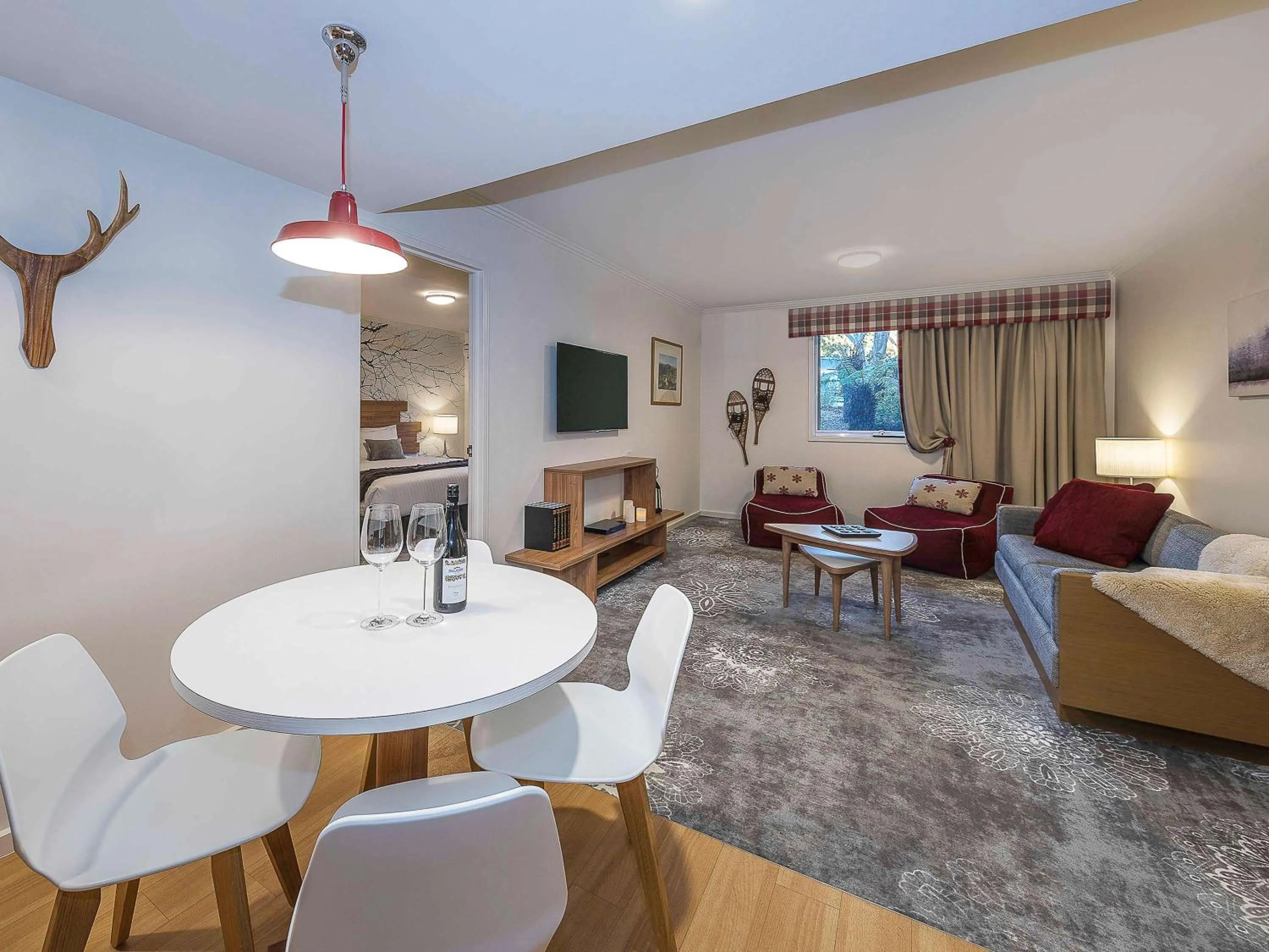 Photo of the whole room in The Sebel Pinnacle Valley