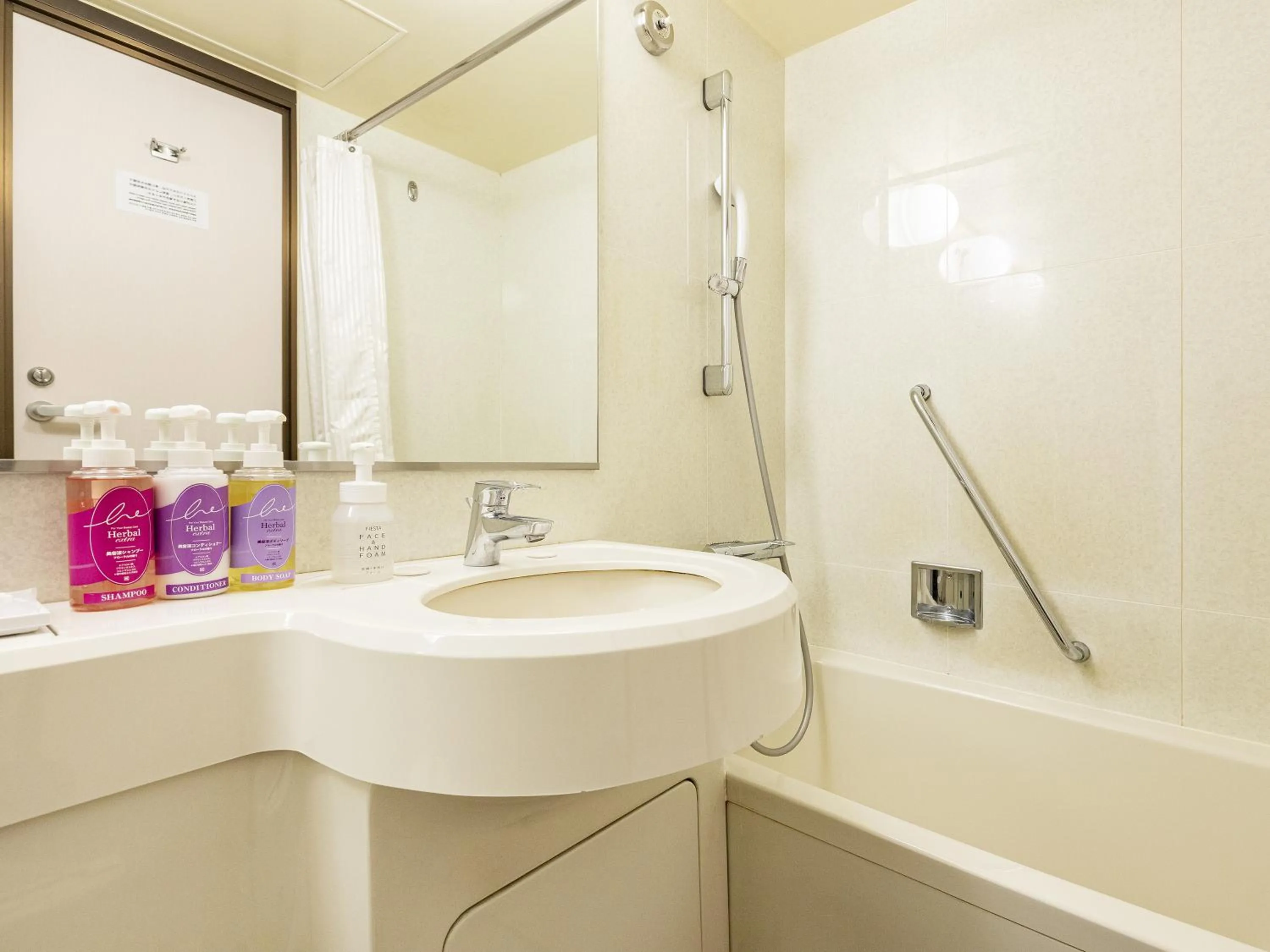 Photo of the whole room in Nishitetsu Inn Fukuoka