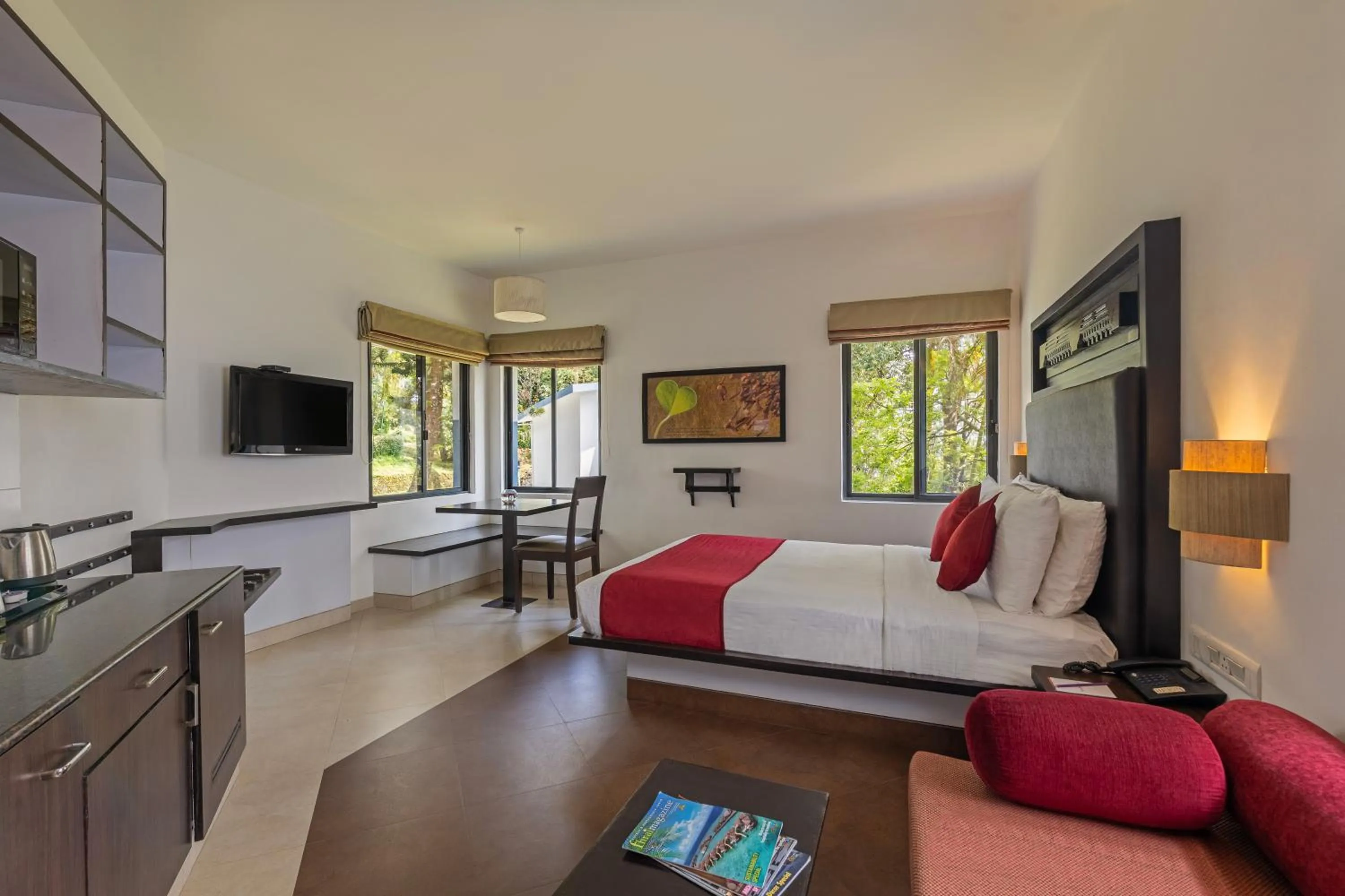 Living room, Bed in Sterling Munnar