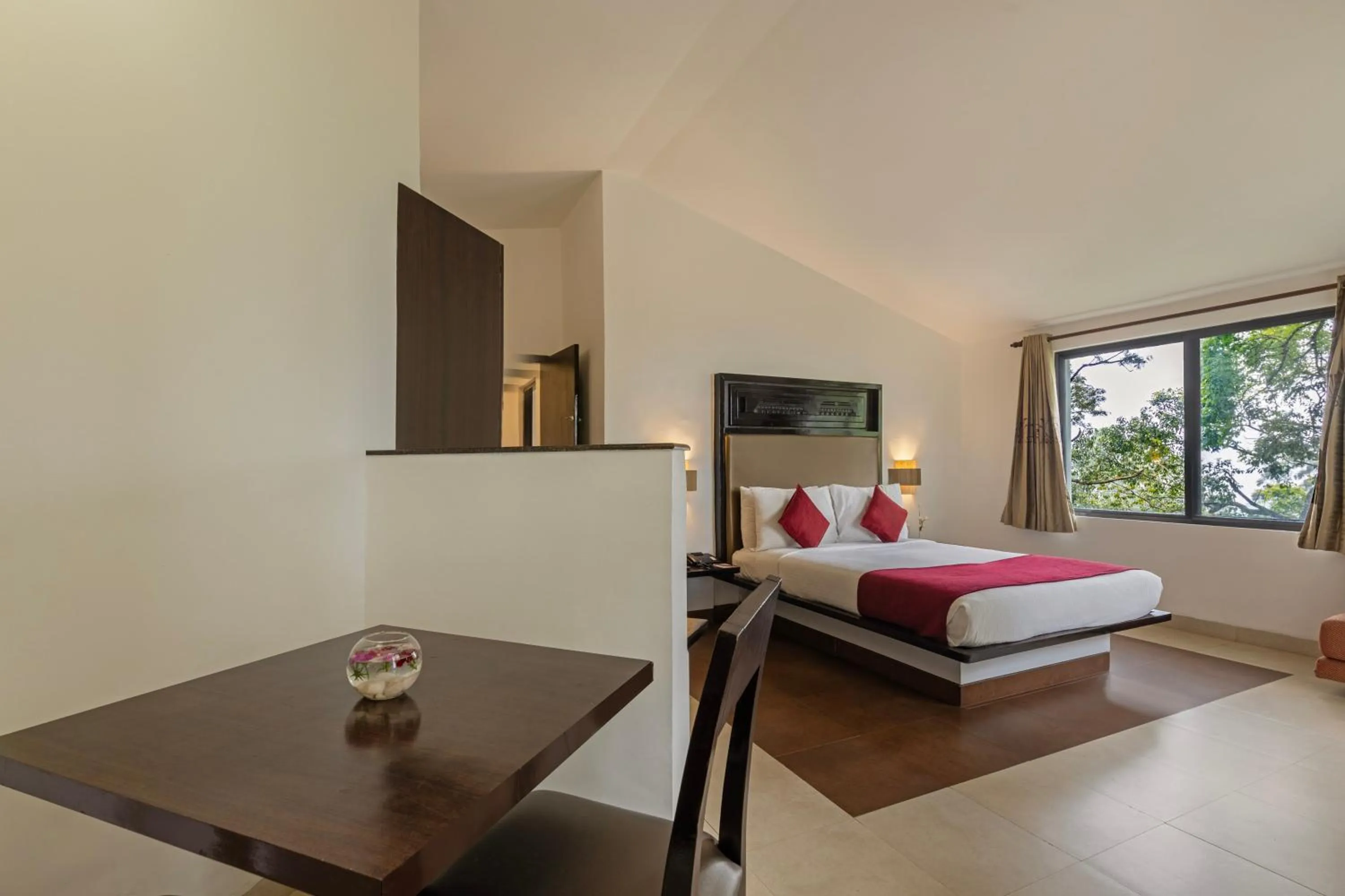 Photo of the whole room, Bed in Sterling Munnar