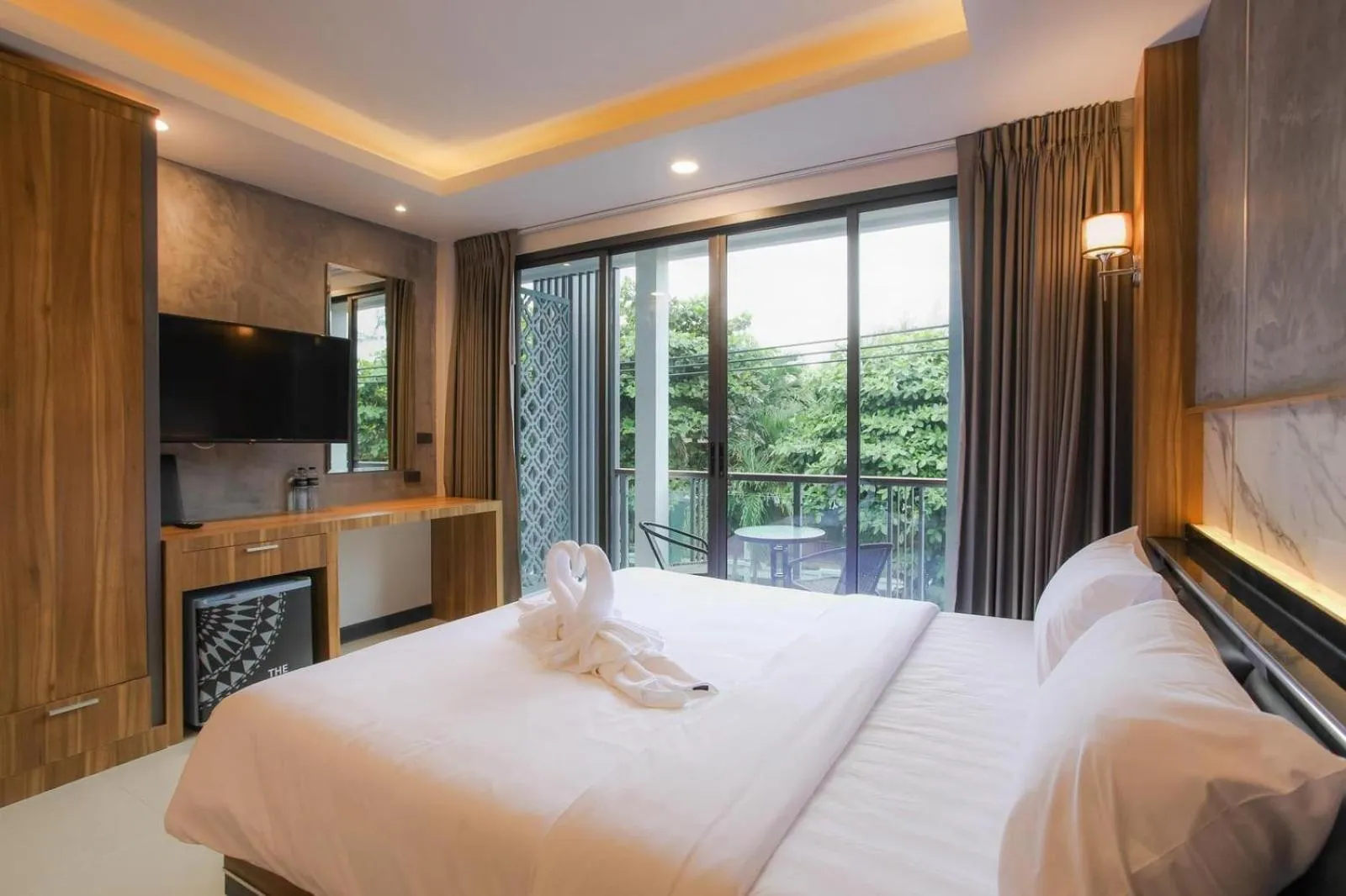 Bedroom, Bed in The Mantra Hotel Kata Noi