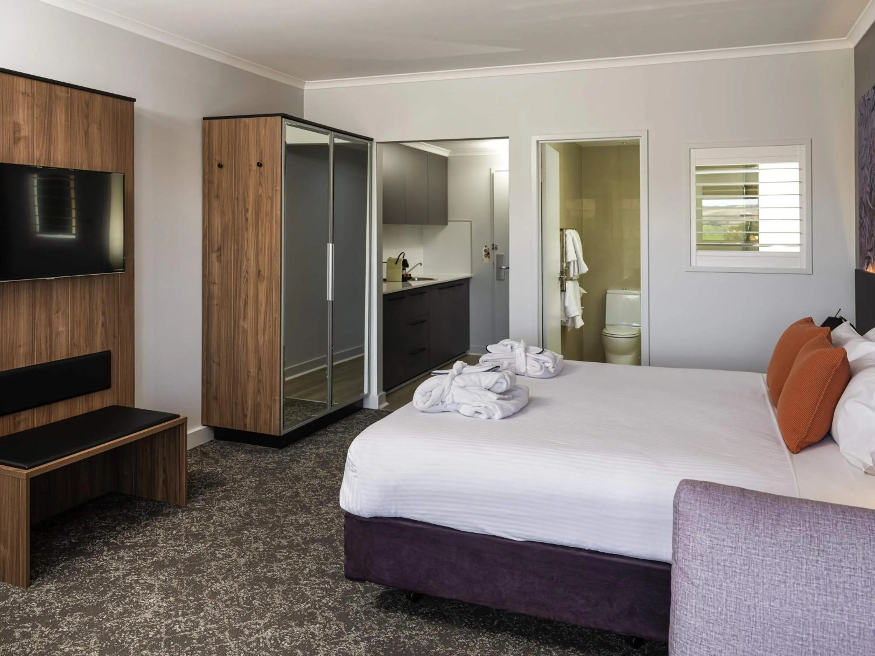 Bedroom, Bed in Novotel Barossa Valley Resort