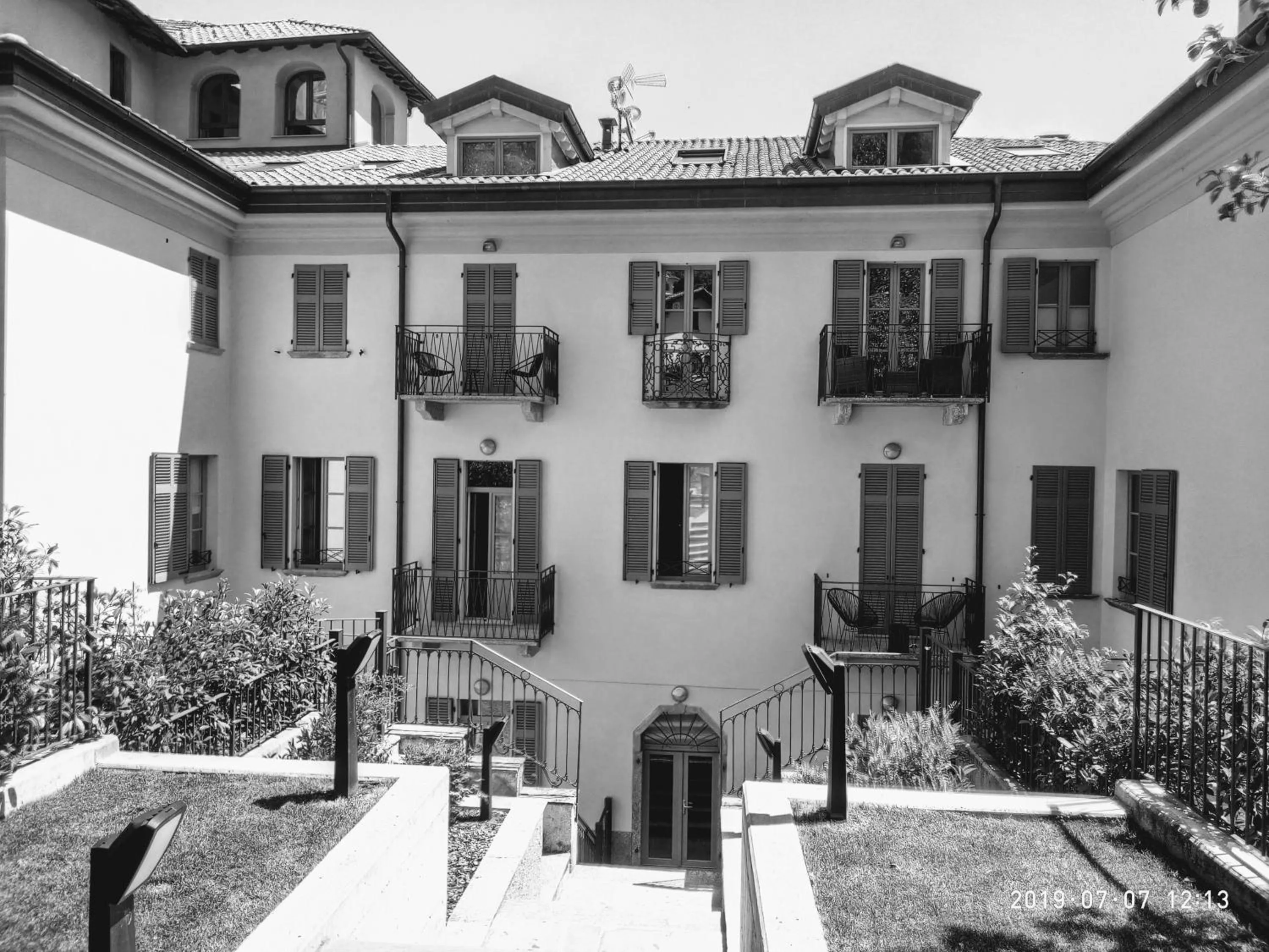 Facade/entrance in Castelli Delux