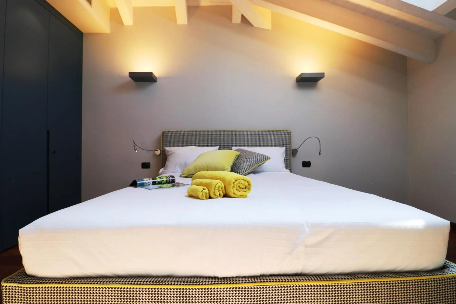 Bedroom, Bed in Castelli Delux