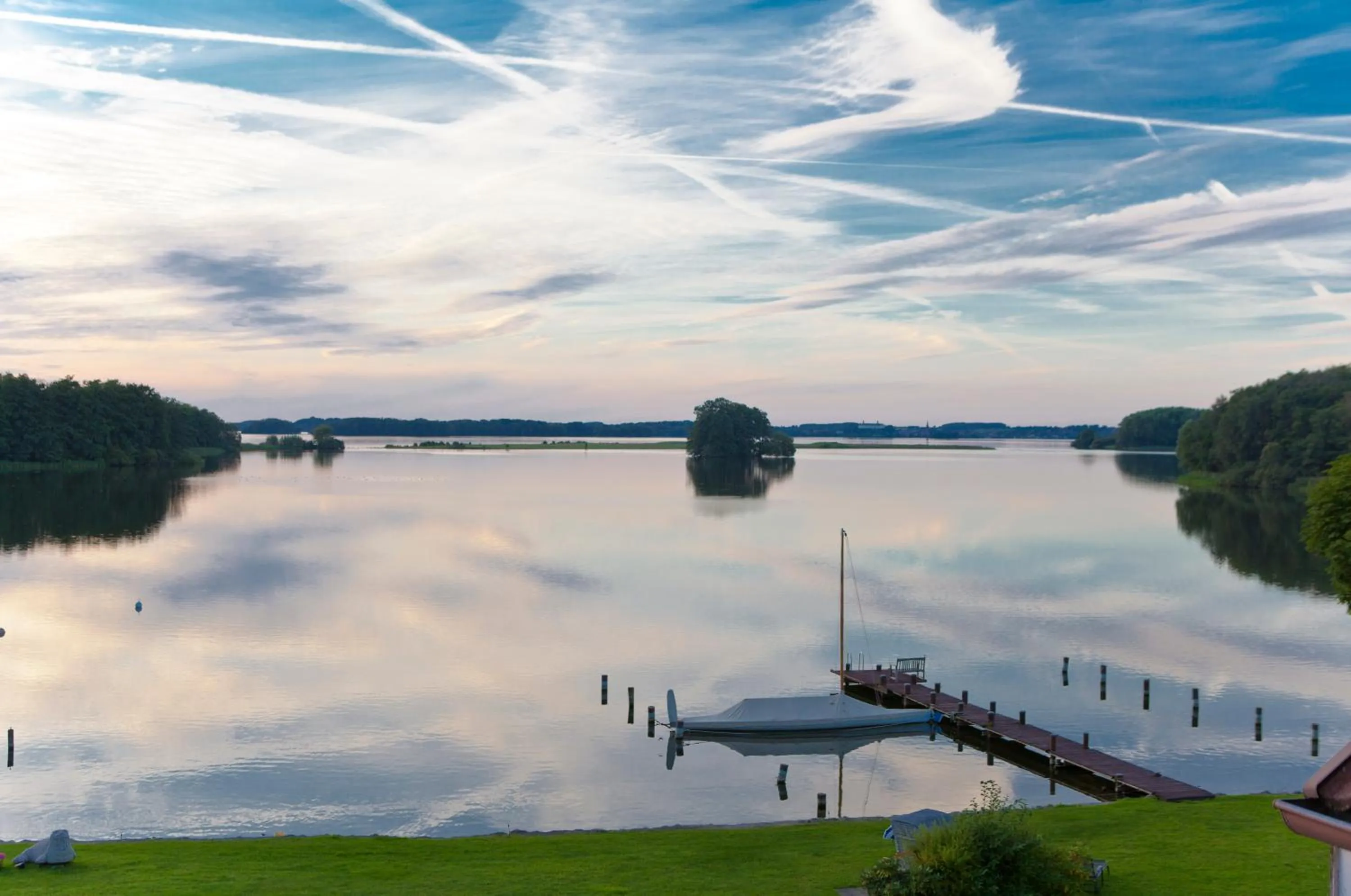 Lake view in Strauers Hotel am See