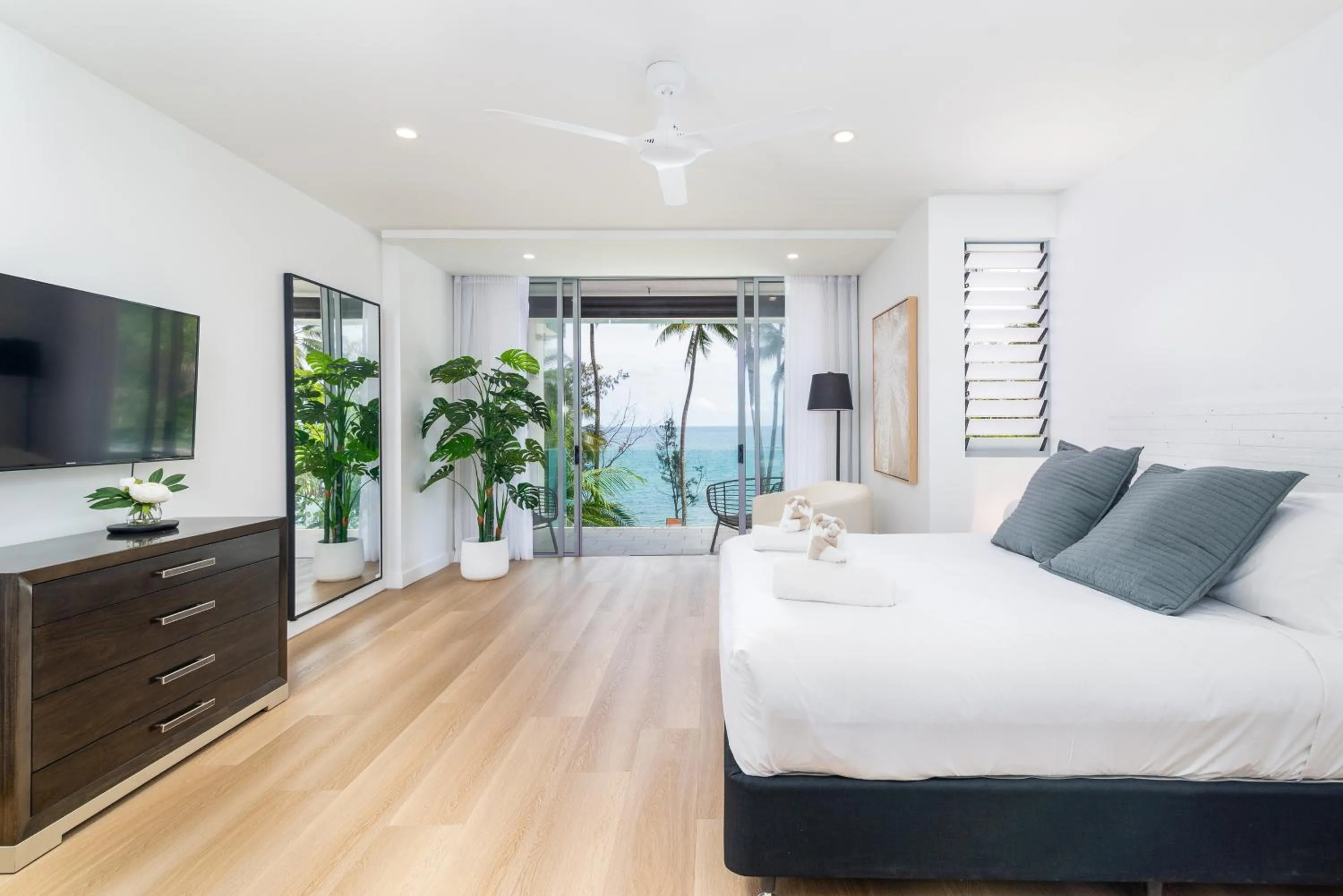 Bed in Drift Palm Cove