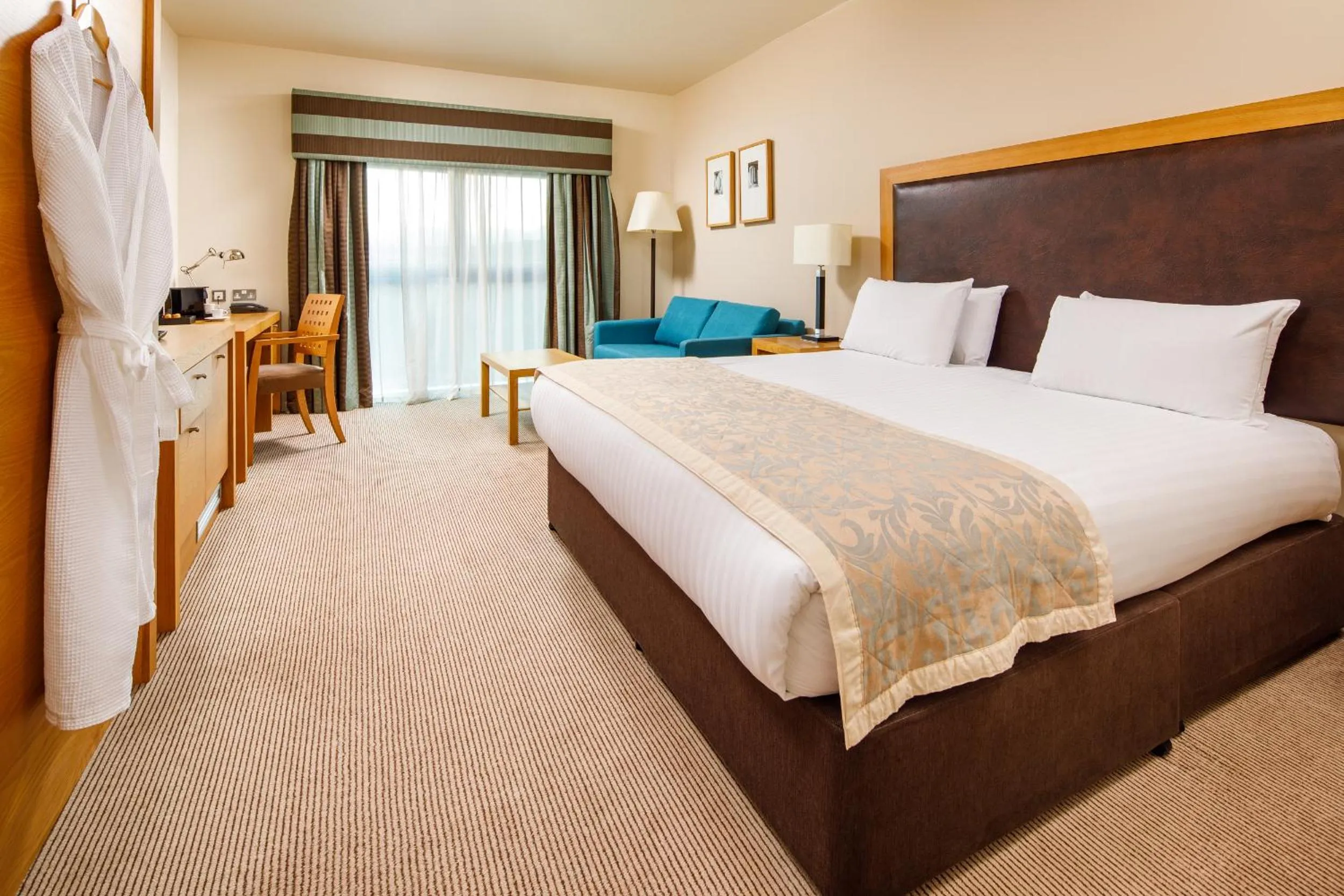 Bed in Mercure Sheffield Parkway