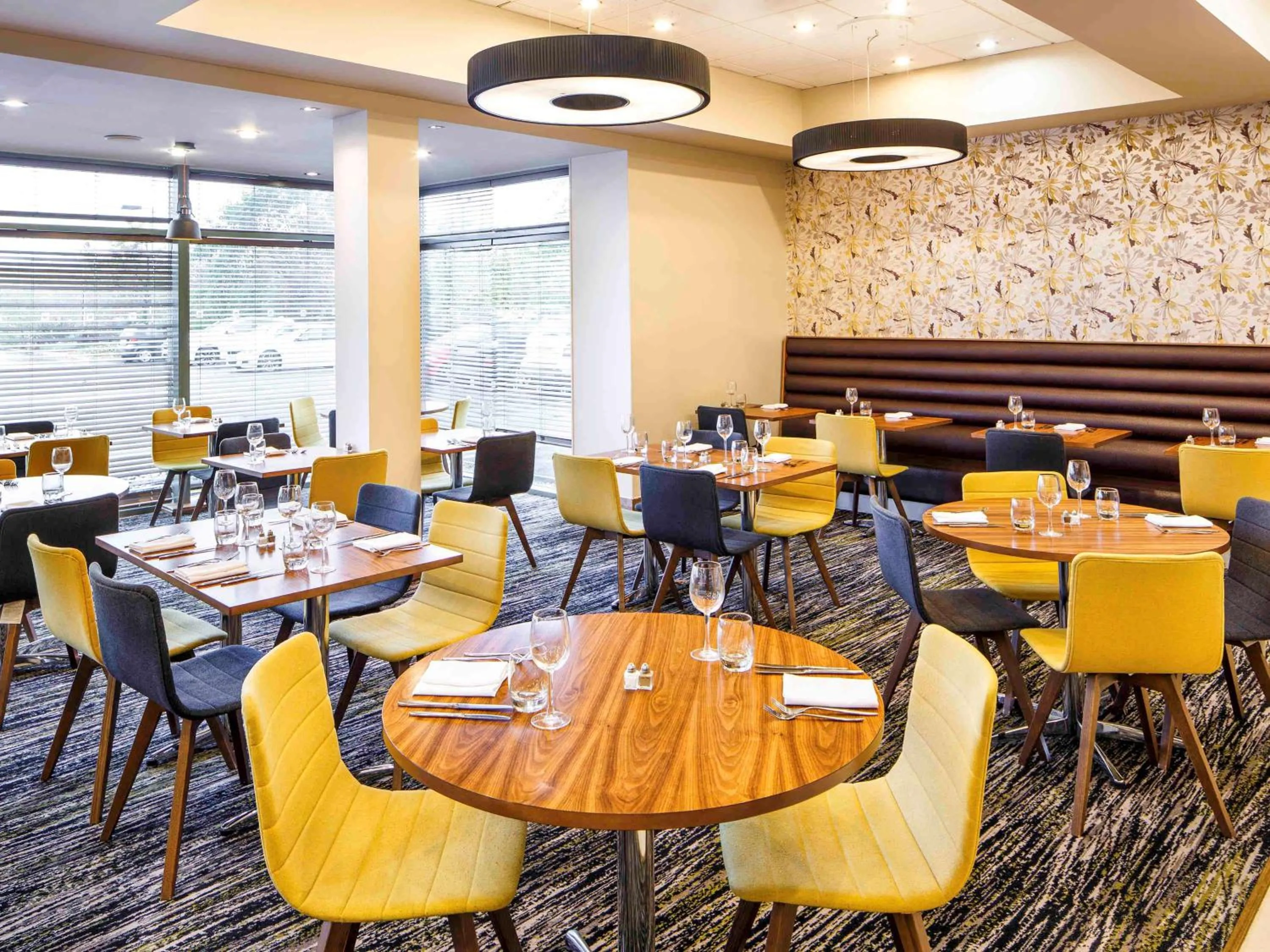 Restaurant/places to eat in Mercure Sheffield Parkway