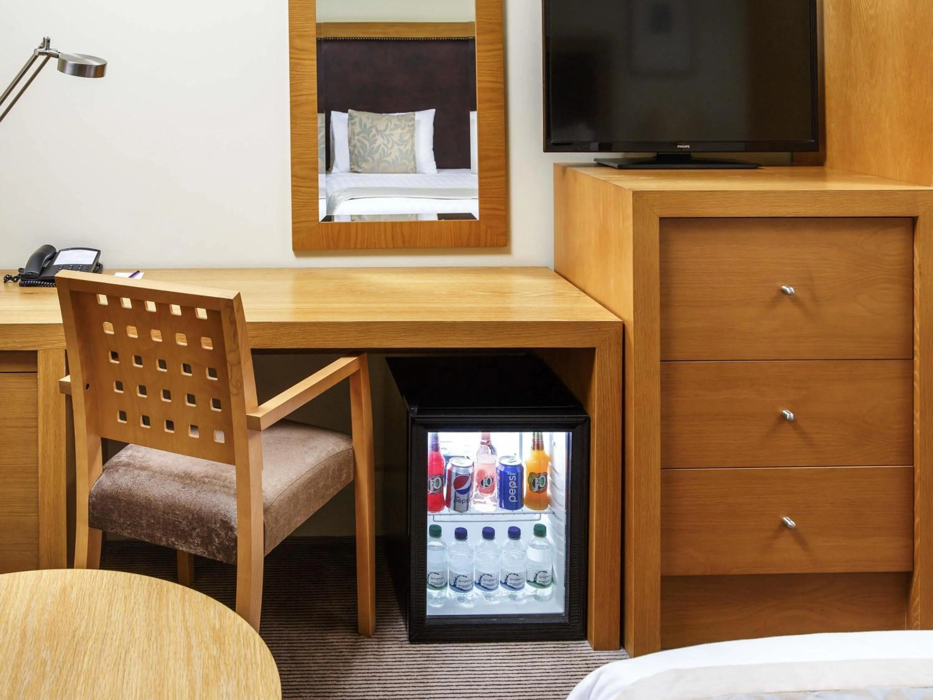 Bedroom, Bed in Mercure Sheffield Parkway