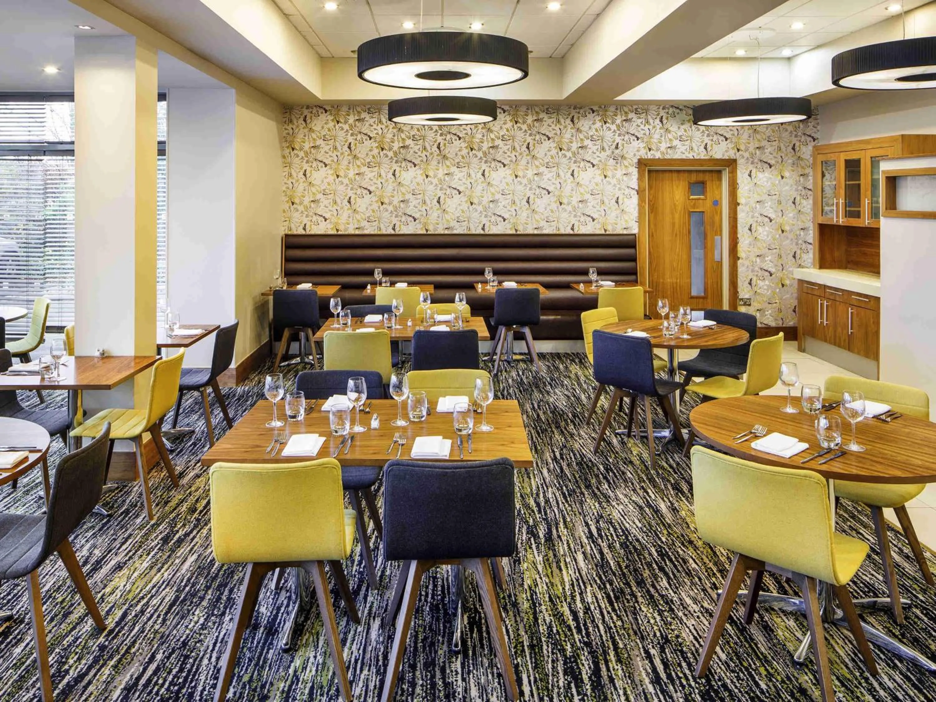 Restaurant/places to eat in Mercure Sheffield Parkway