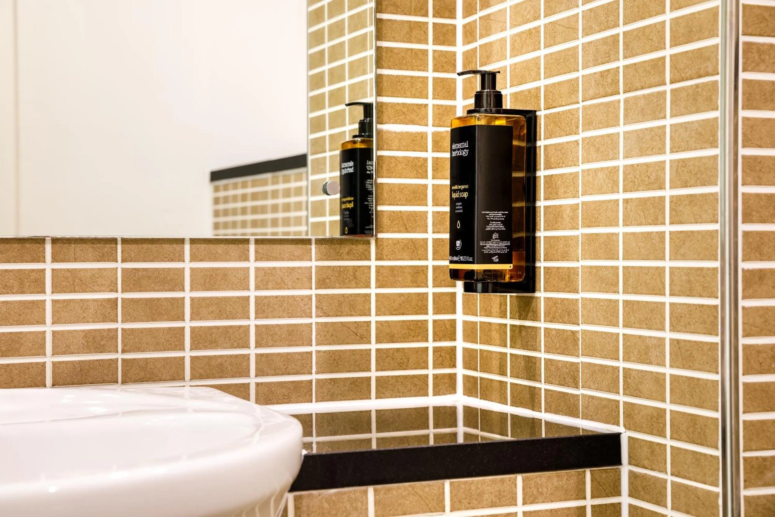 Bathroom in Mercure Sheffield Parkway