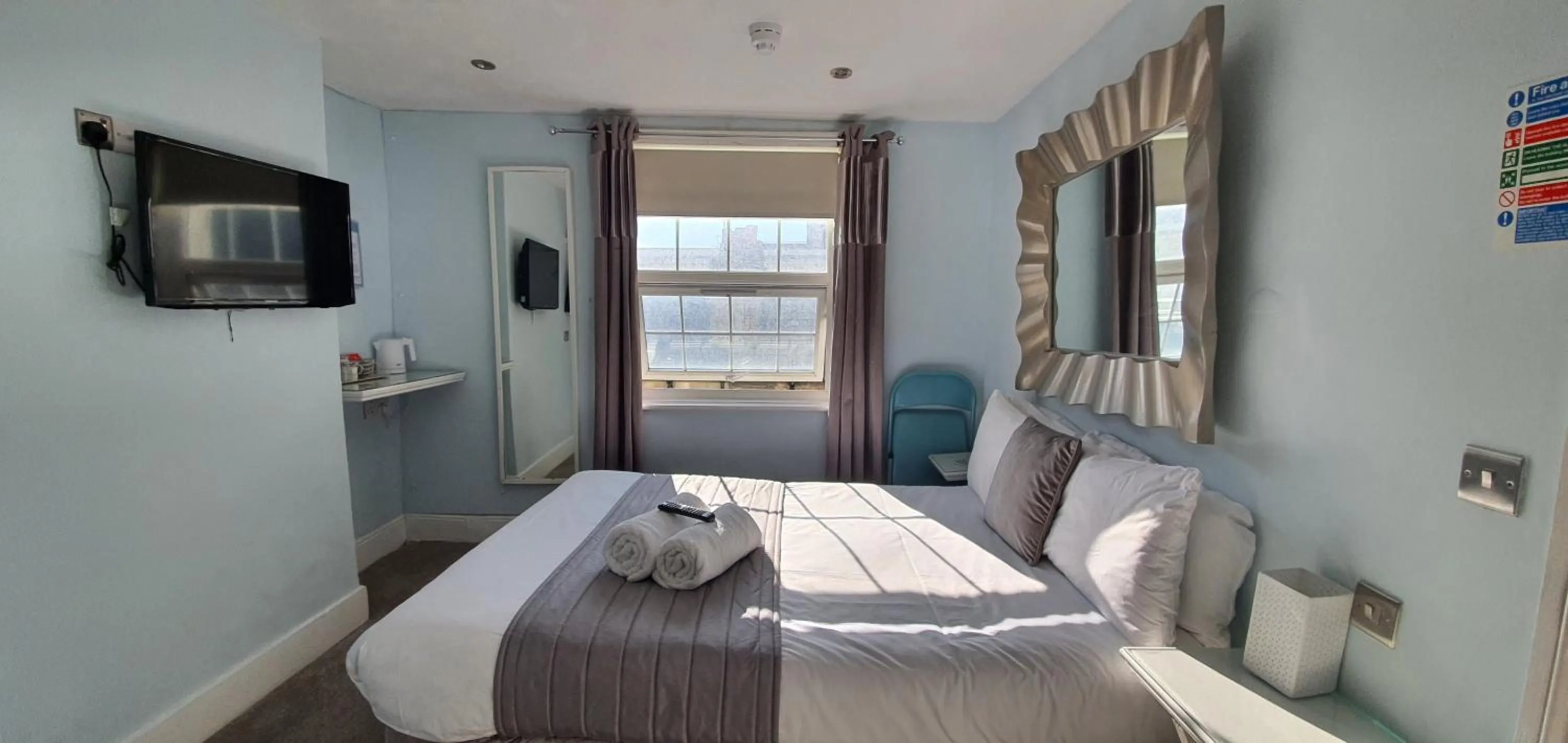 Bedroom, Bed in INNit Joy