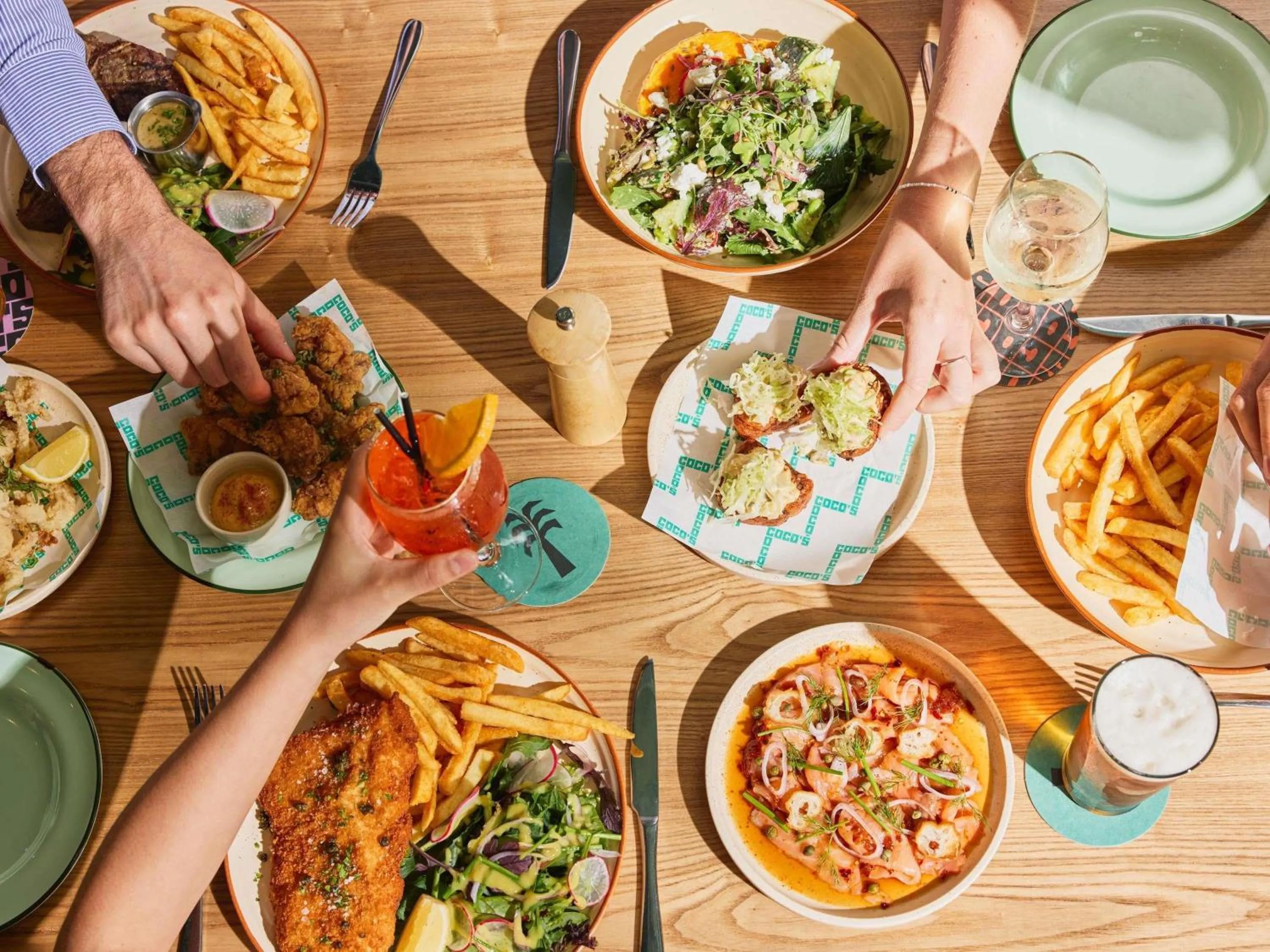 Lounge or bar in The Brighton Hotel Sydney - Mgallery Collection