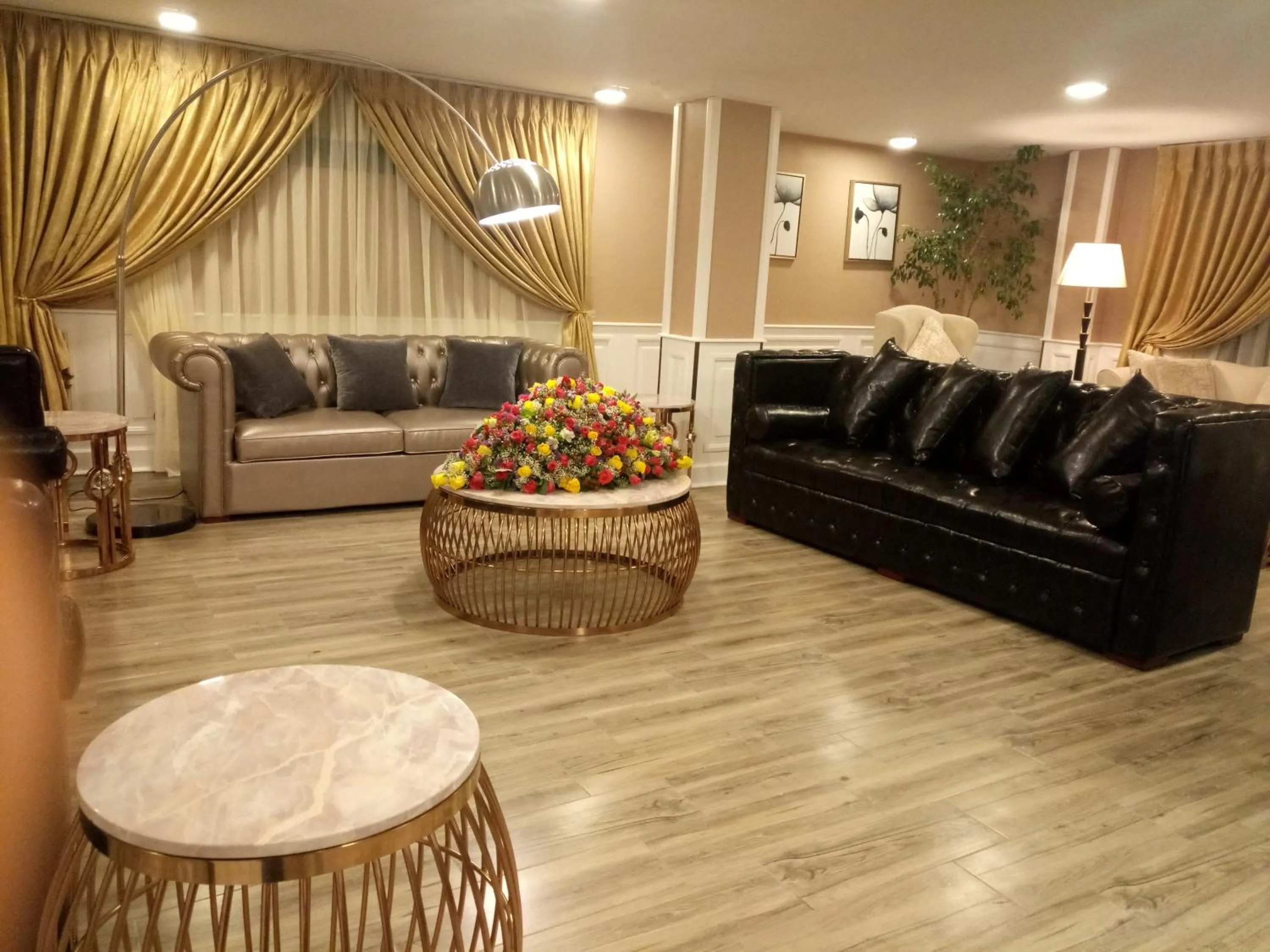 Living room in Sherar Addis Hotel
