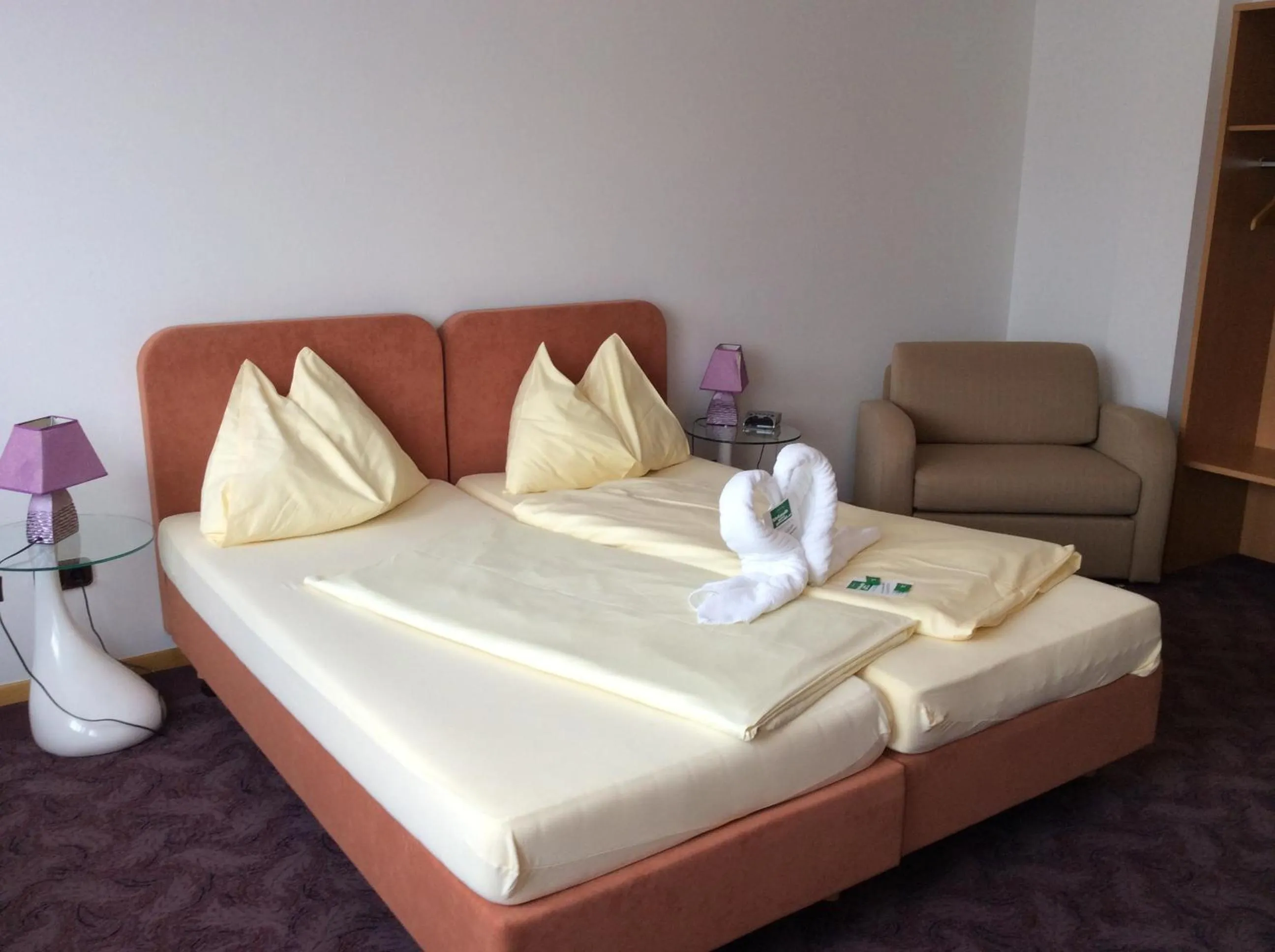 Bed in Stadthotel Schwerterbräu