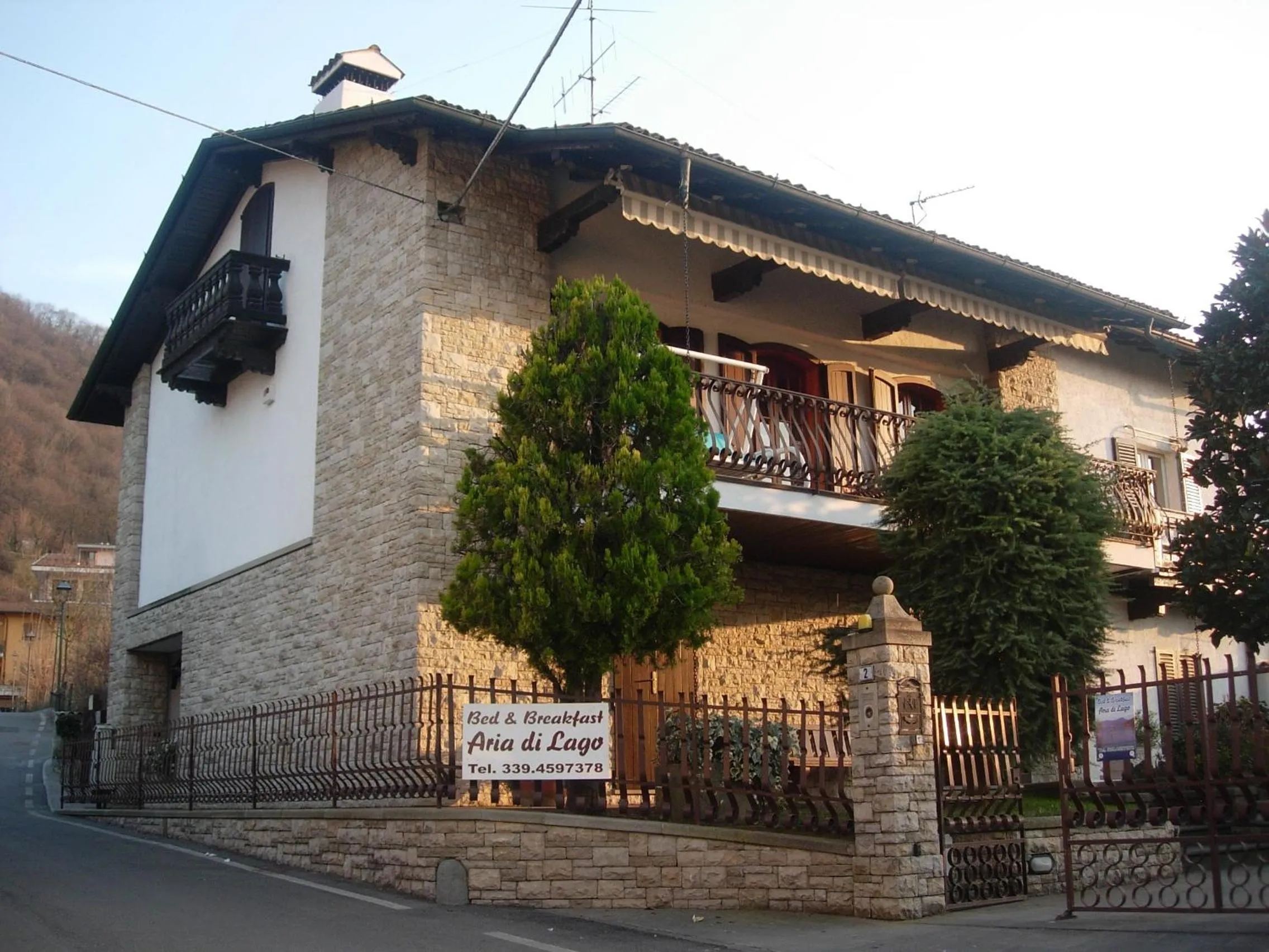 Facade/entrance in B&B Aria Di Lago