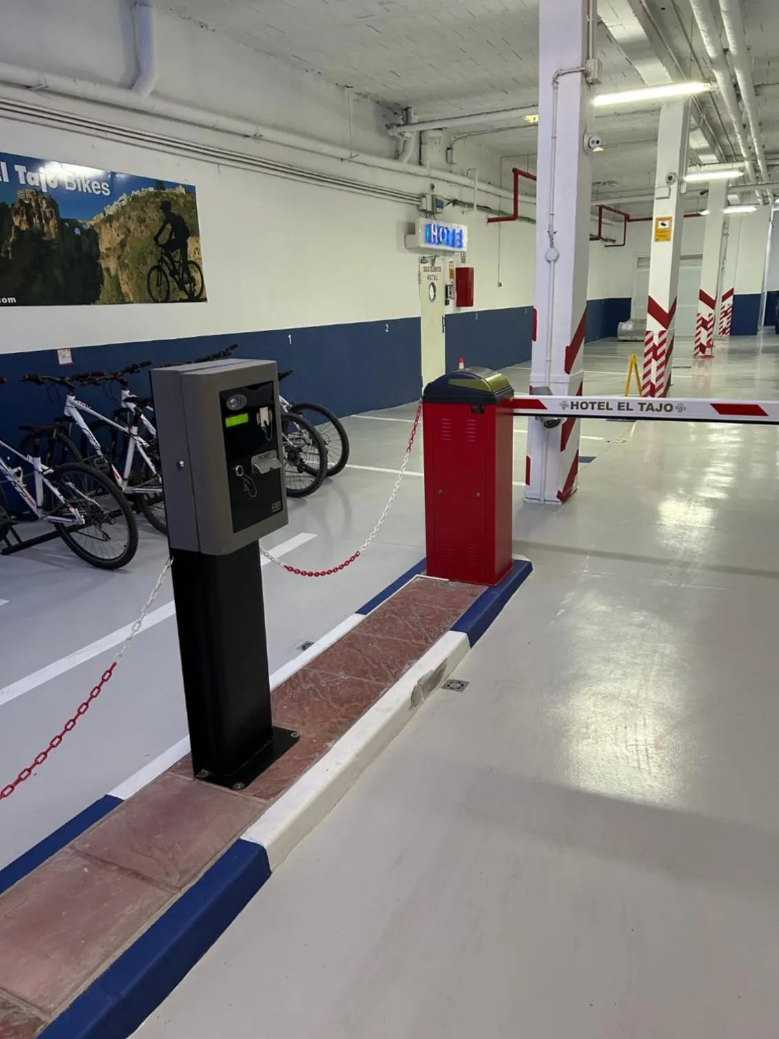 Parking in Hotel El Tajo & SPA