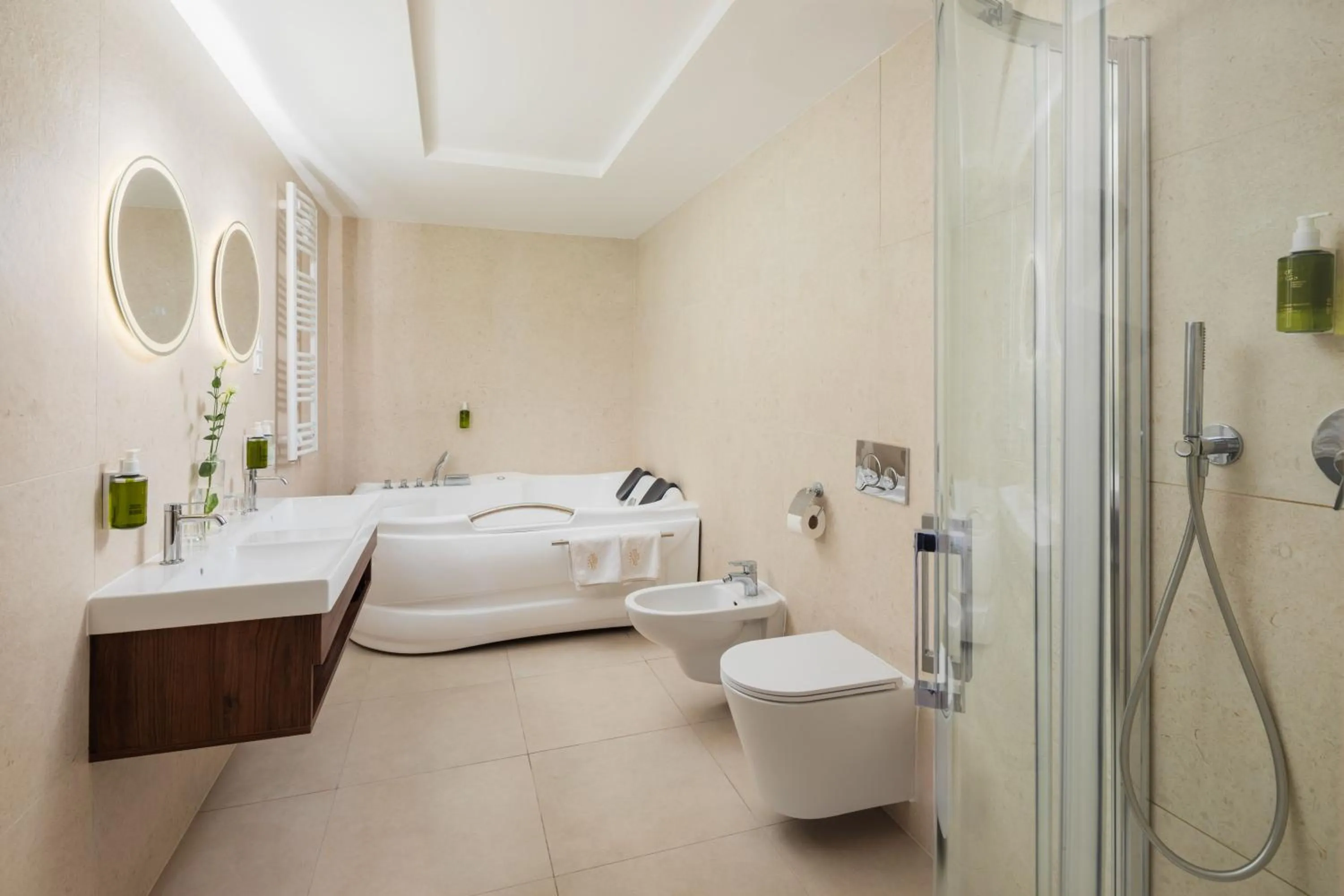 Bathroom in Silvanus Hotel