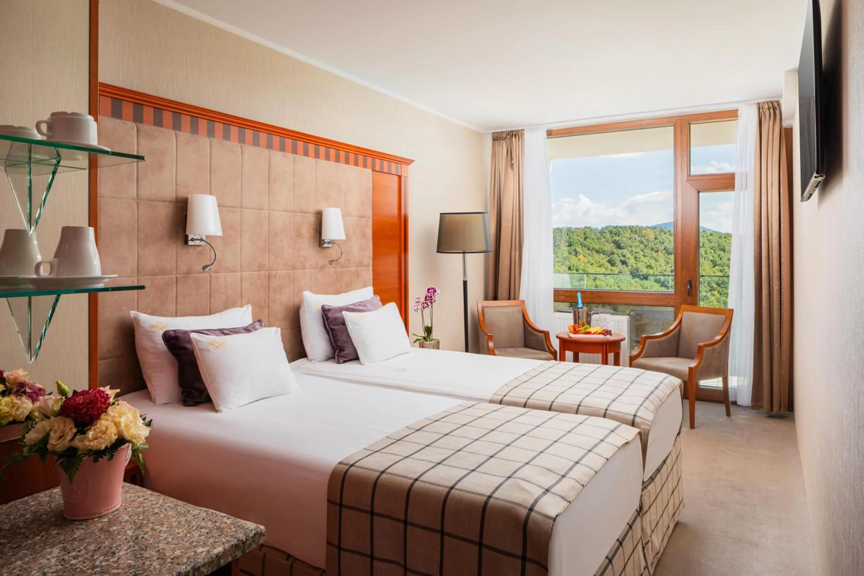 Photo of the whole room, Bed in Silvanus Hotel