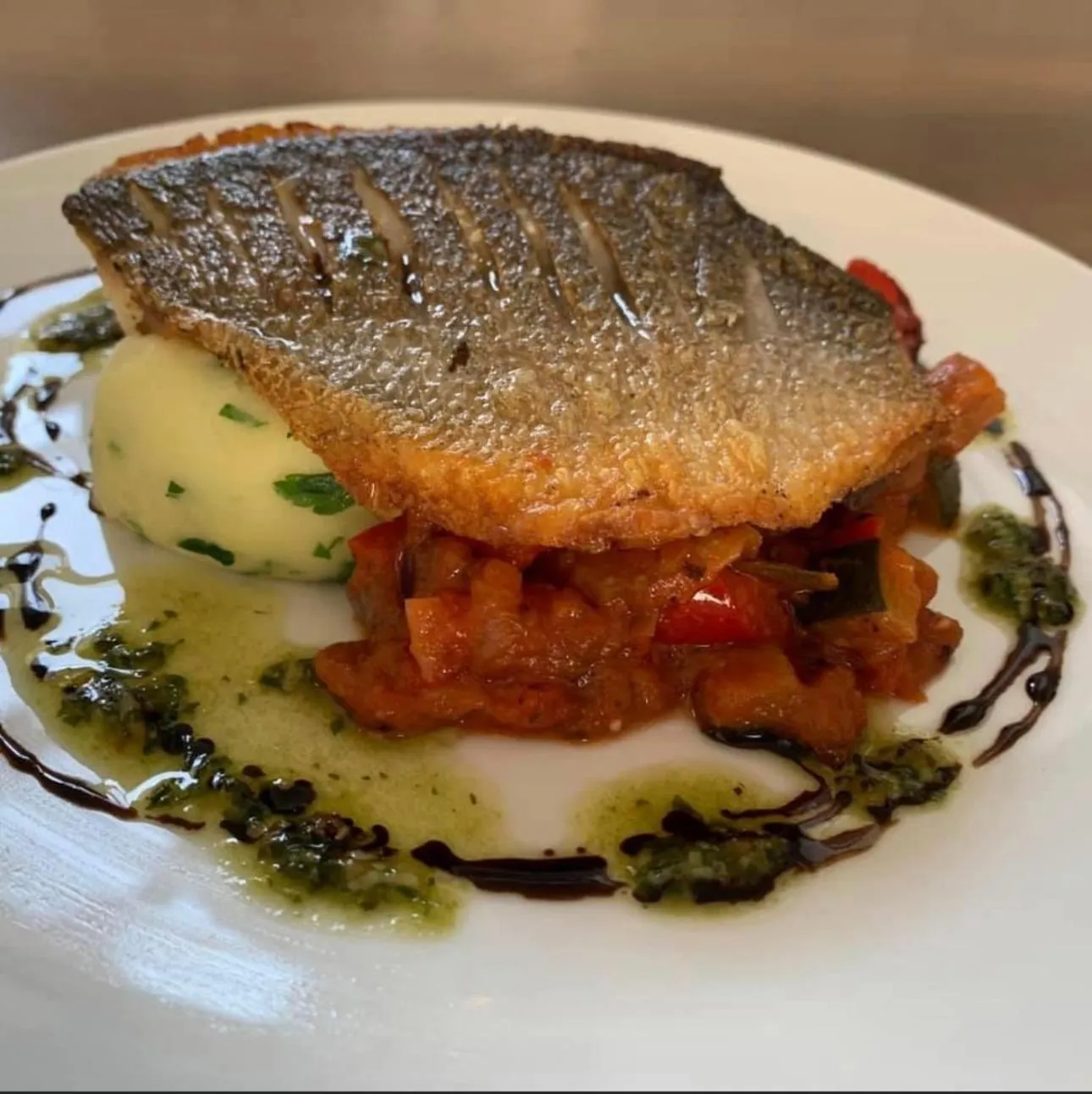 Food and drinks in King Robert Hotel