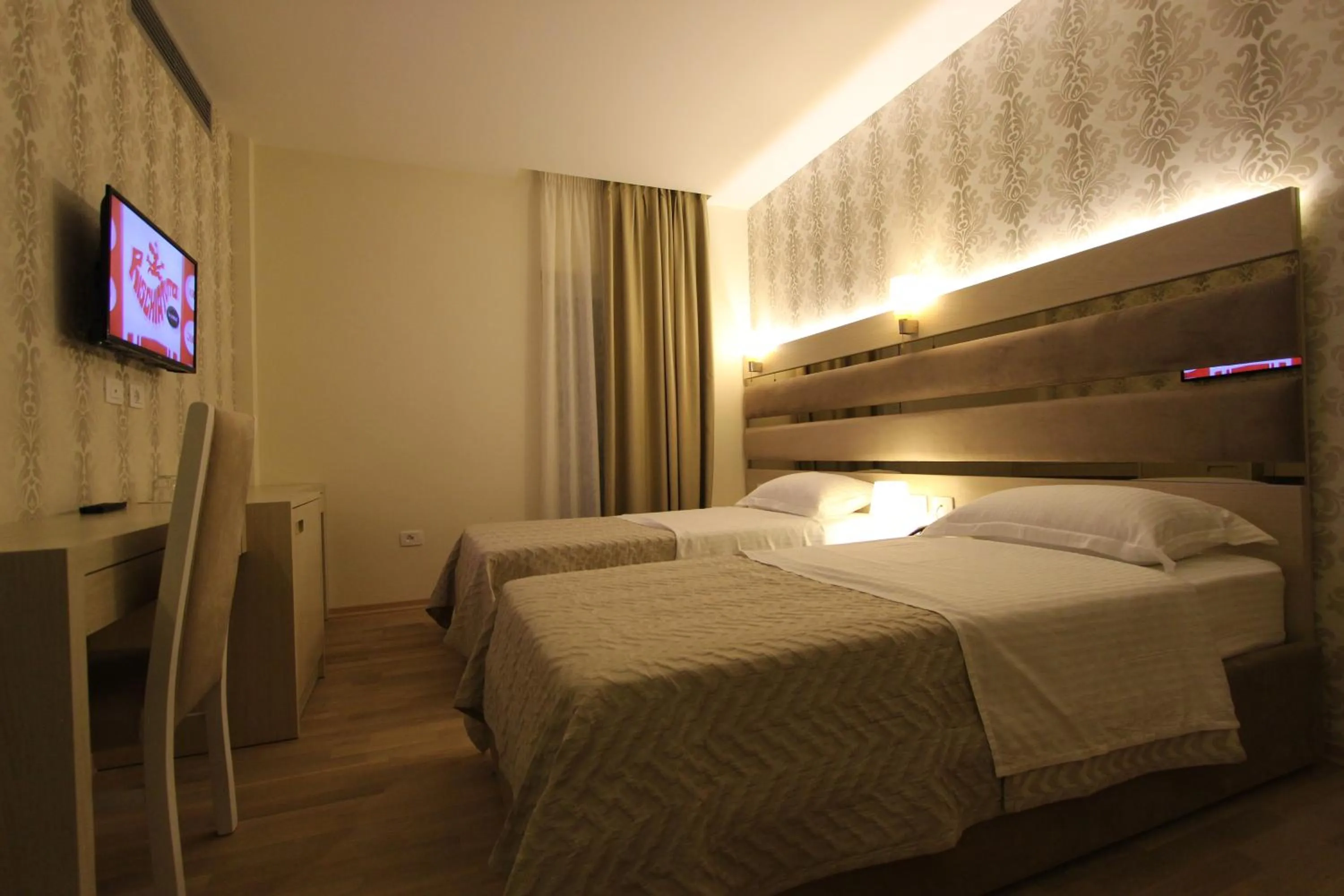 bunk bed, Bed in Capital Tirana Hotel Bruçi