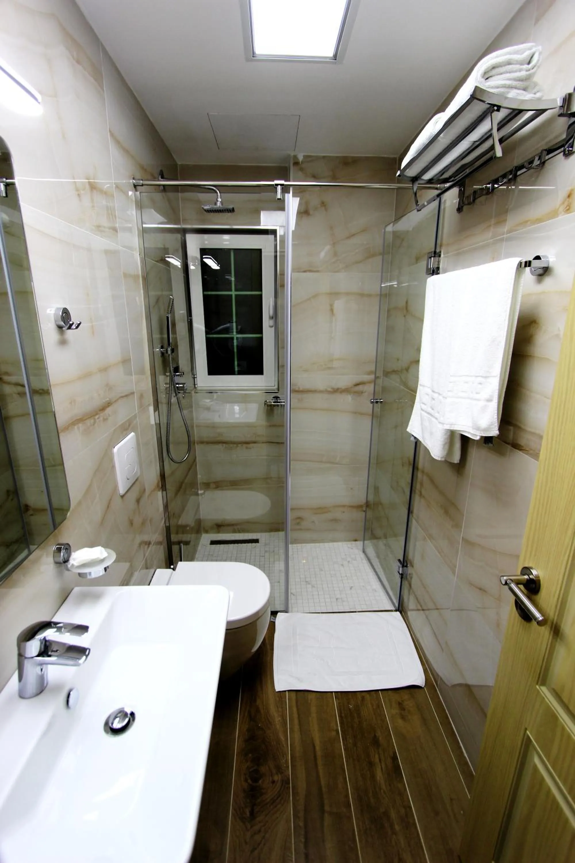 Bathroom in Capital Tirana Hotel Bruçi