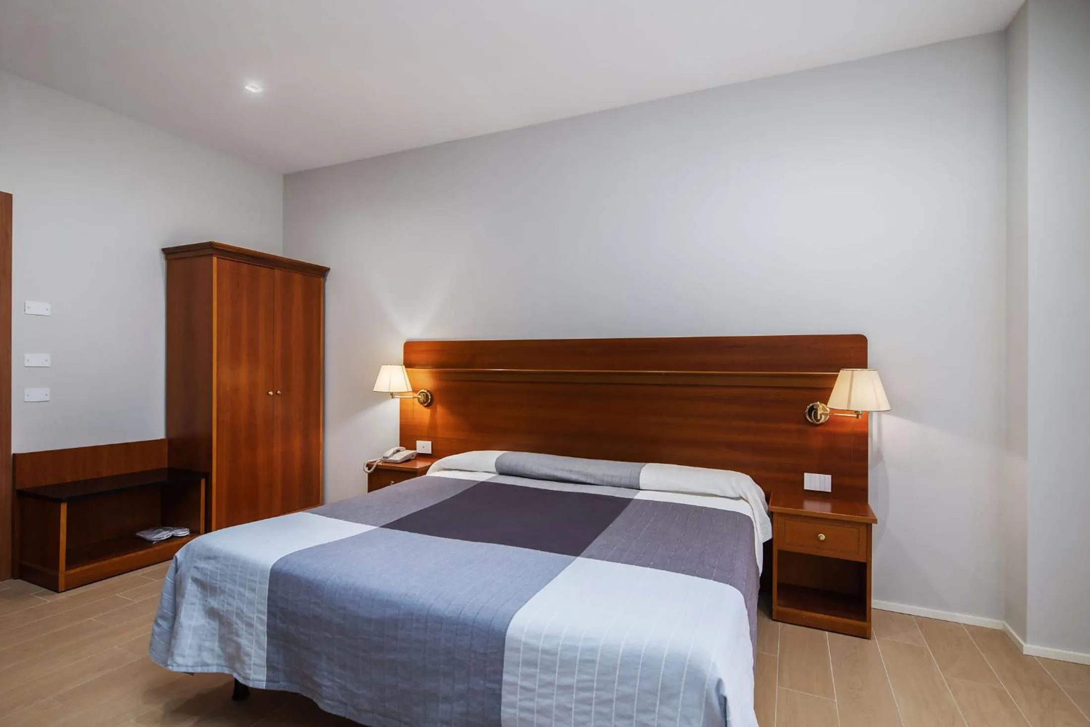 Bed in Hotel Excelsior Pavia