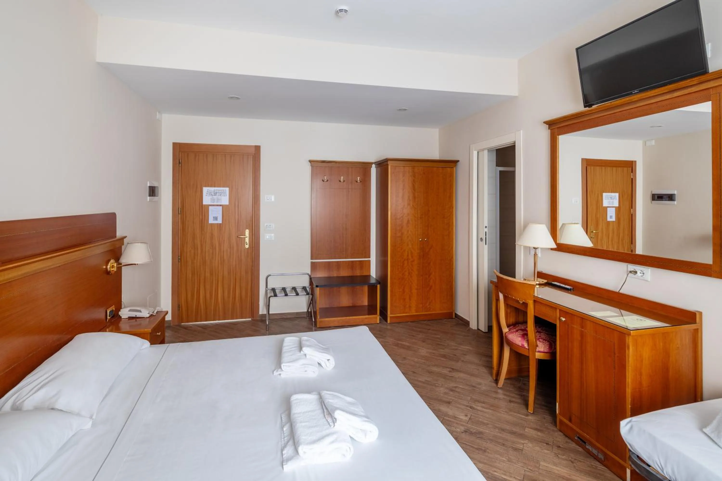 Bedroom, Bed in Hotel Excelsior Pavia