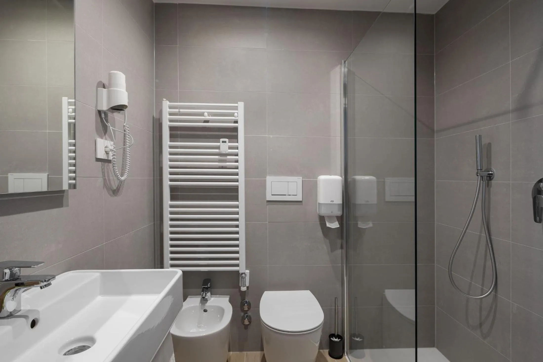 Shower in Hotel Excelsior Pavia