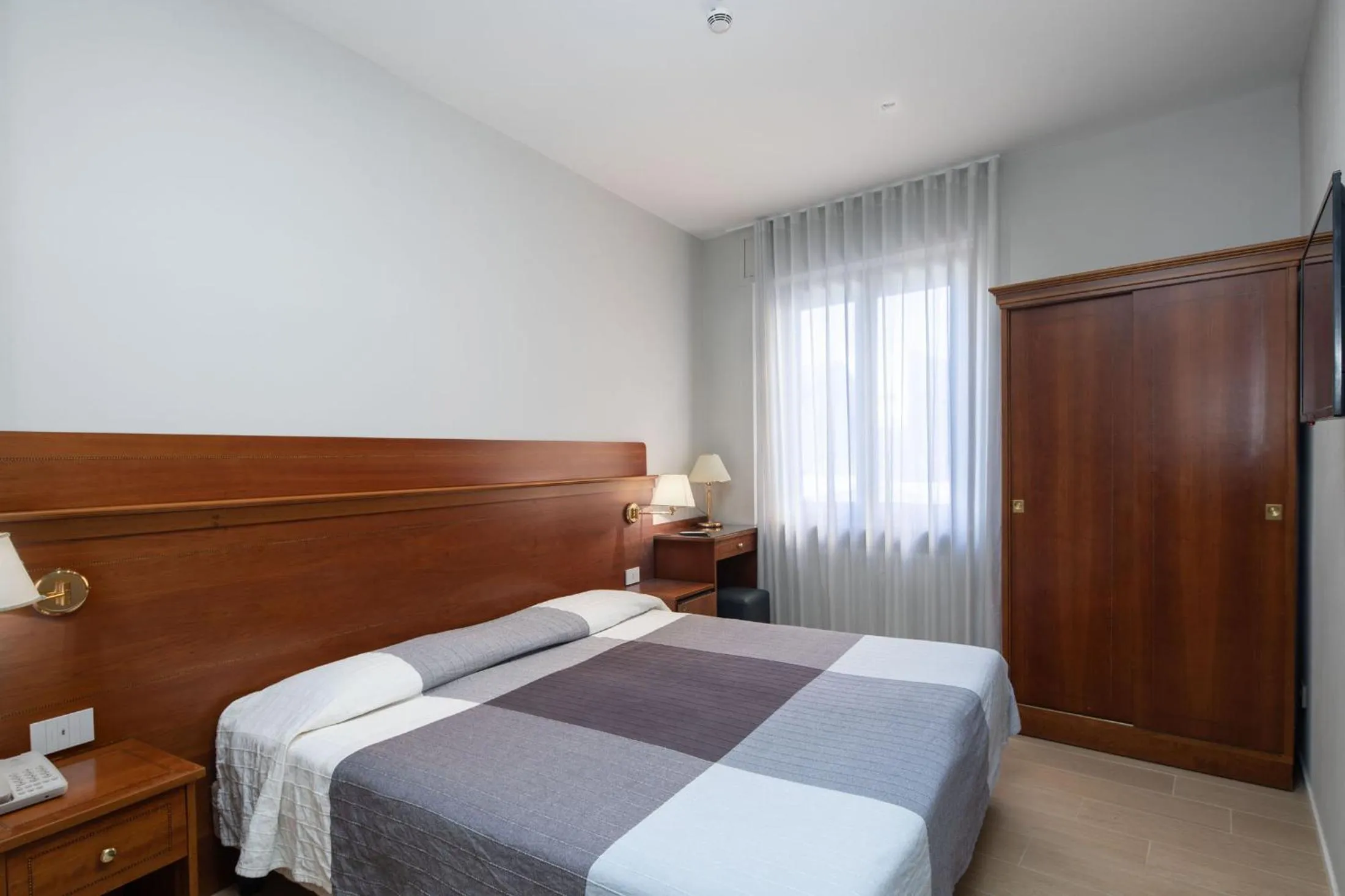 Bed in Hotel Excelsior Pavia