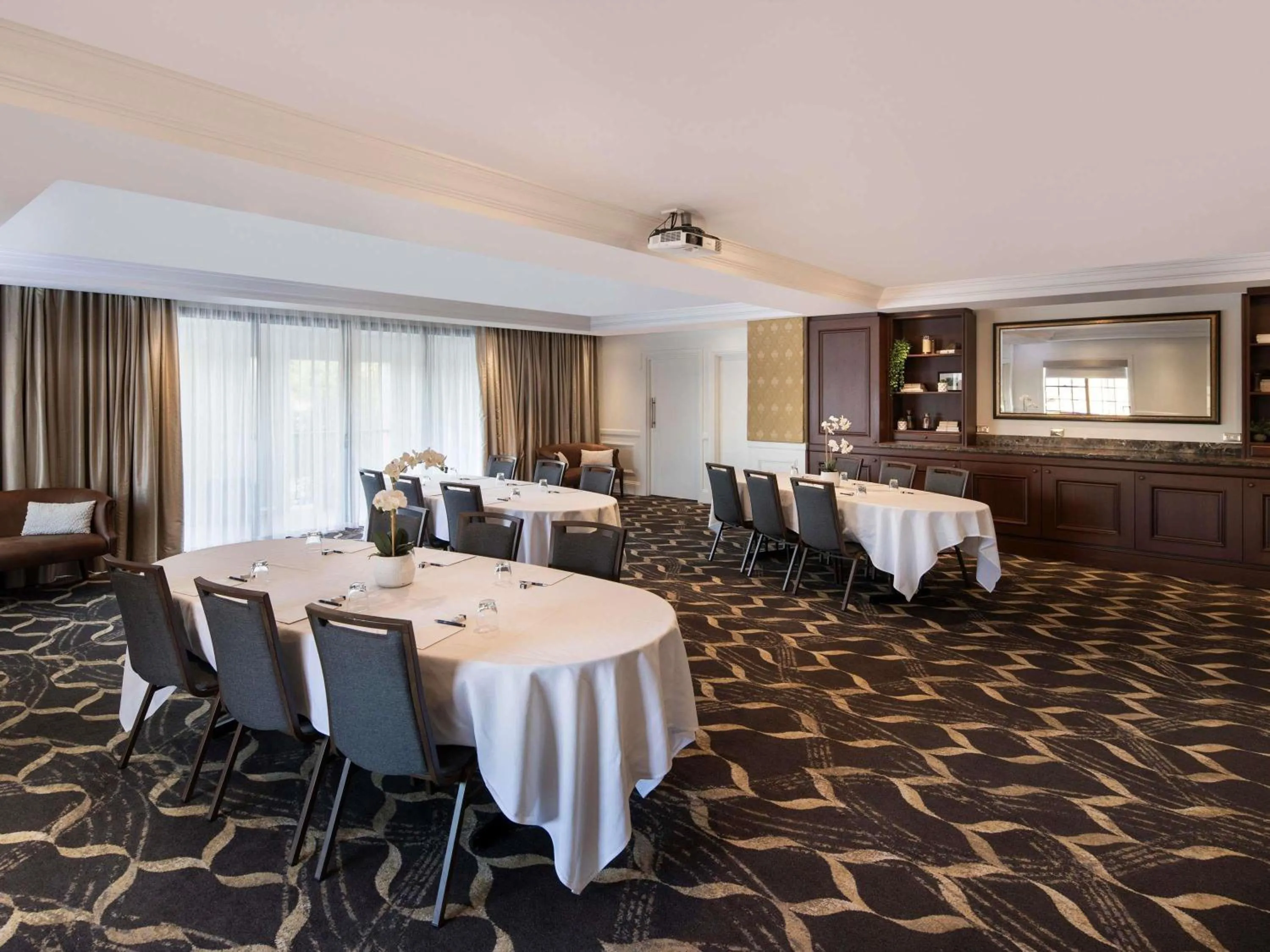 Meeting/conference room in Peppers The Hills Lodge