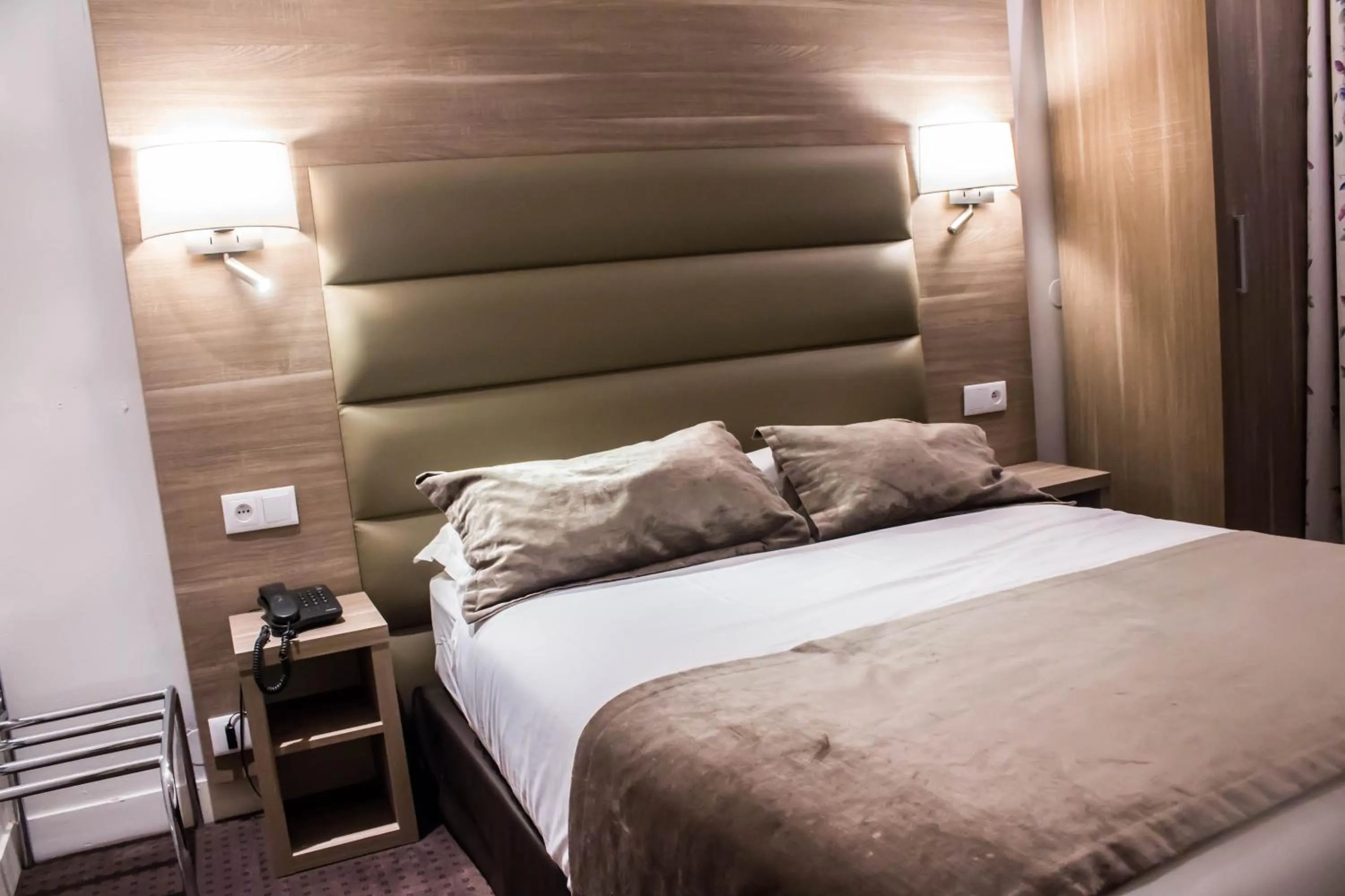 Photo of the whole room, Bed in Hotel Agenor