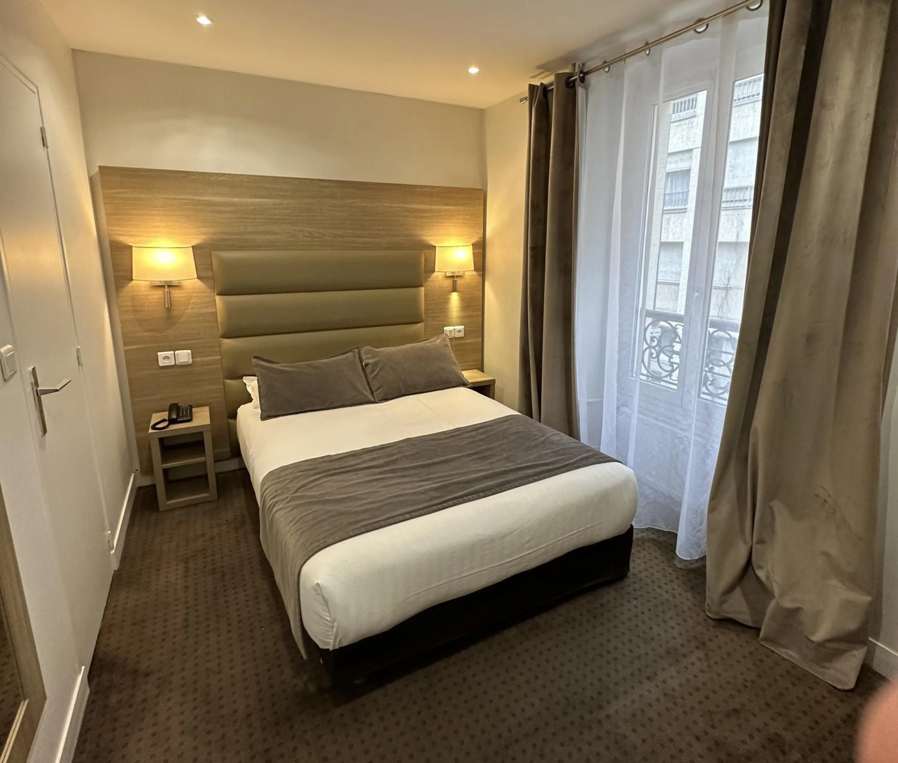 Photo of the whole room, Bed in Hotel Agenor