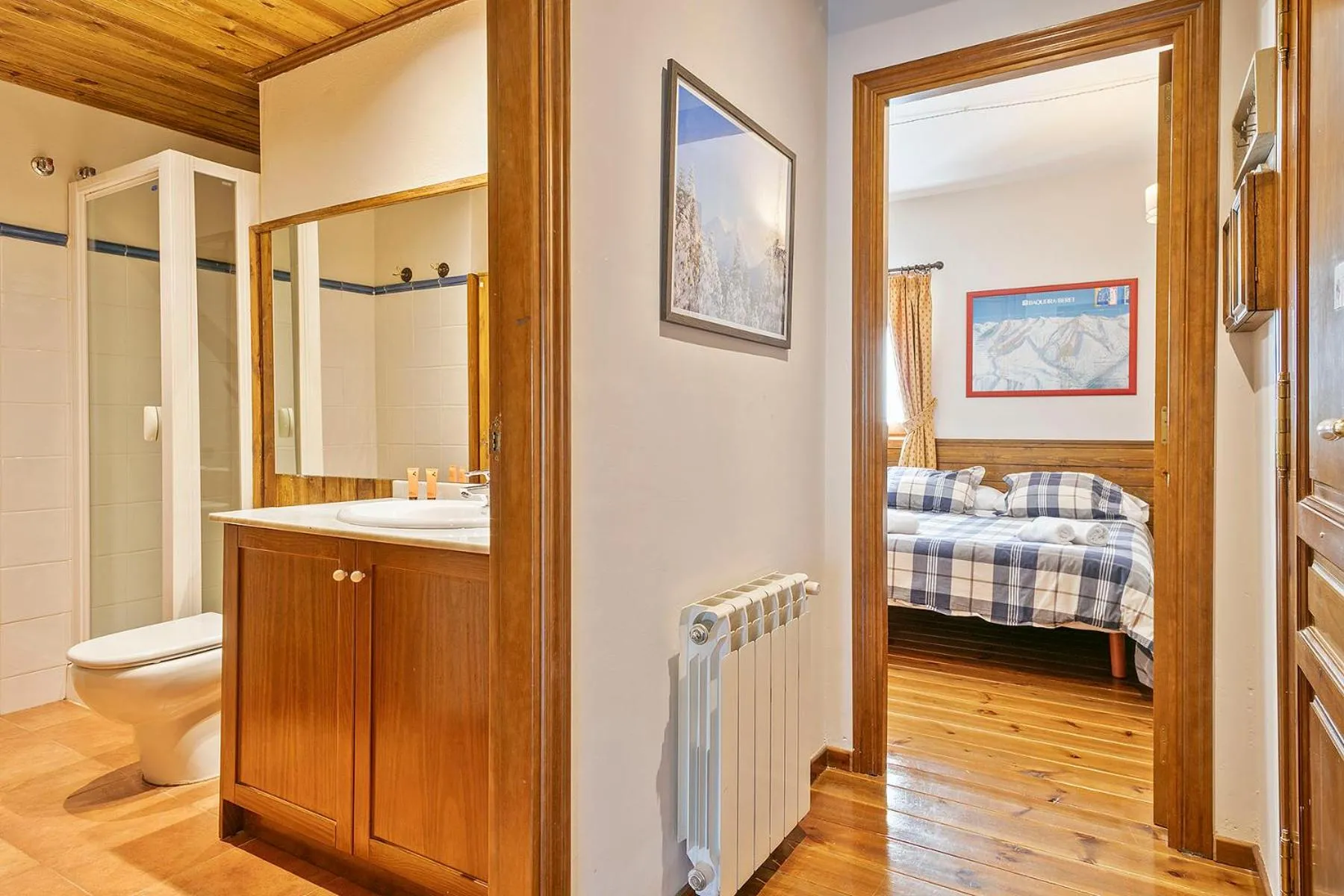 Bed in Baqueira Apartamentos Cota 1700 a pie de pistas