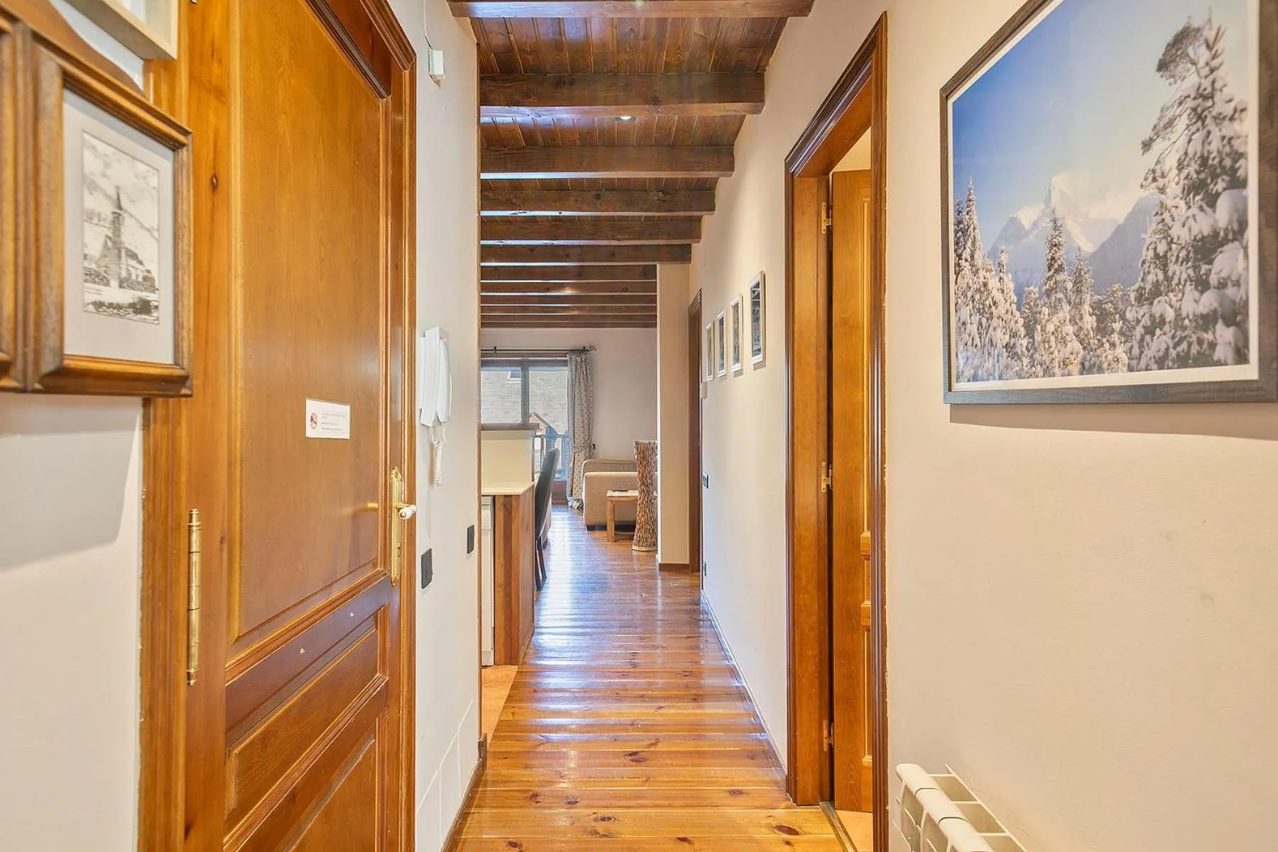 Lobby or reception in Baqueira Apartamentos Cota 1700 a pie de pistas