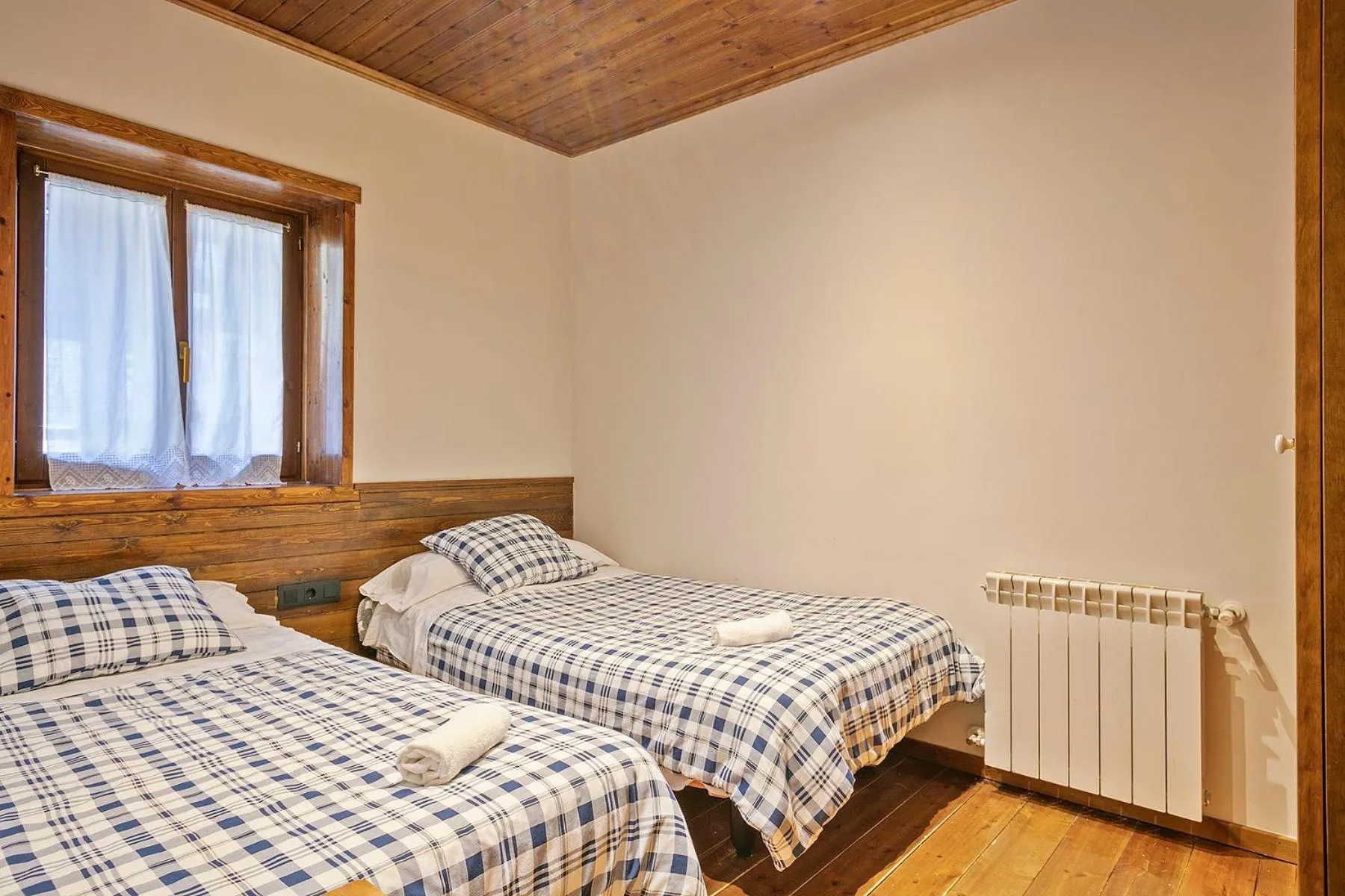 Bed in Baqueira Apartamentos Cota 1700 a pie de pistas