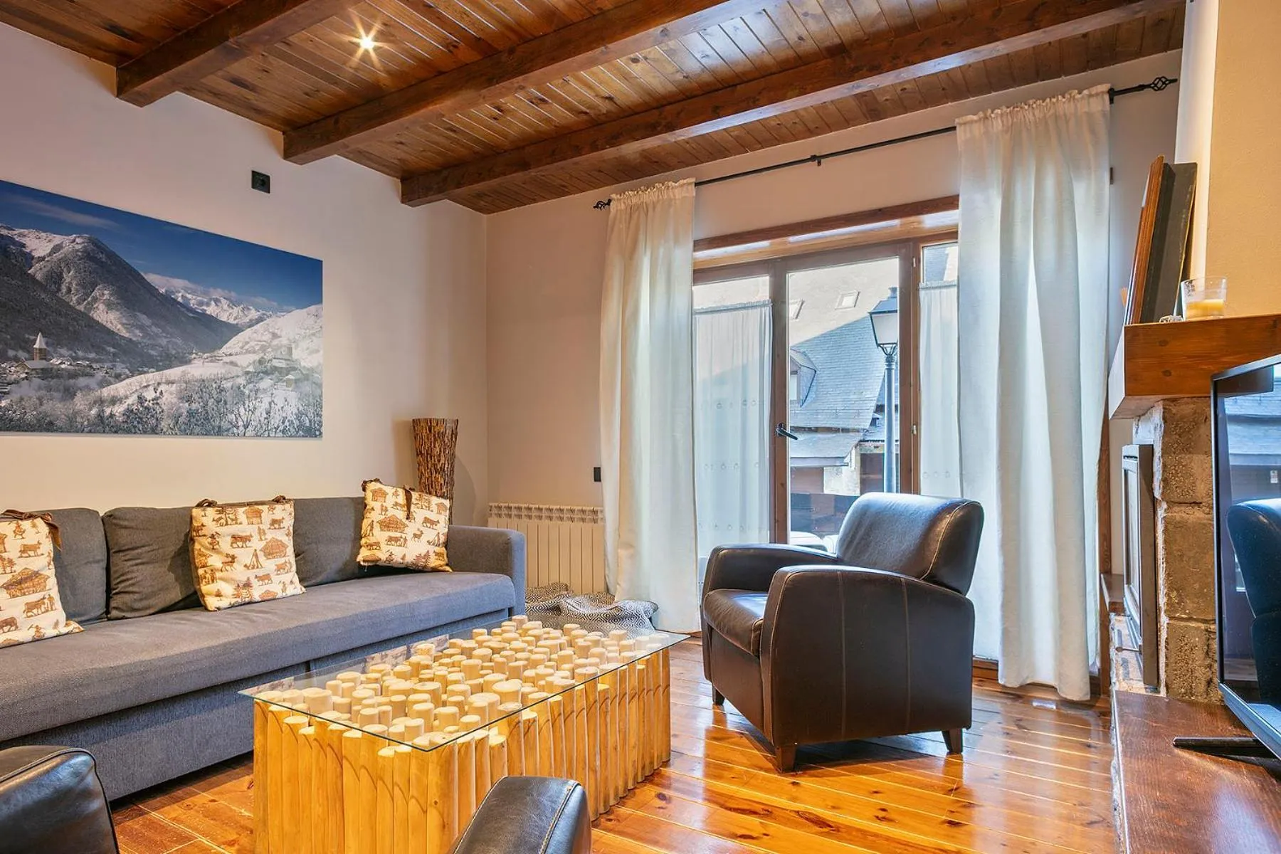 TV and multimedia in Baqueira Apartamentos Cota 1700 a pie de pistas