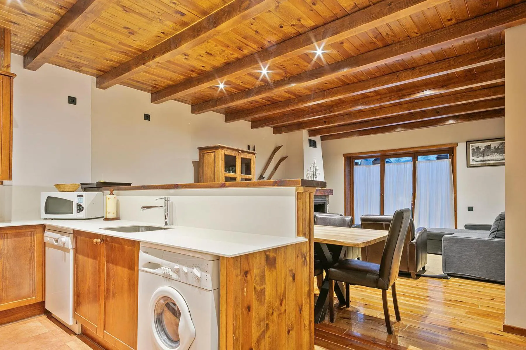 Kitchen or kitchenette in Baqueira Apartamentos Cota 1700 a pie de pistas