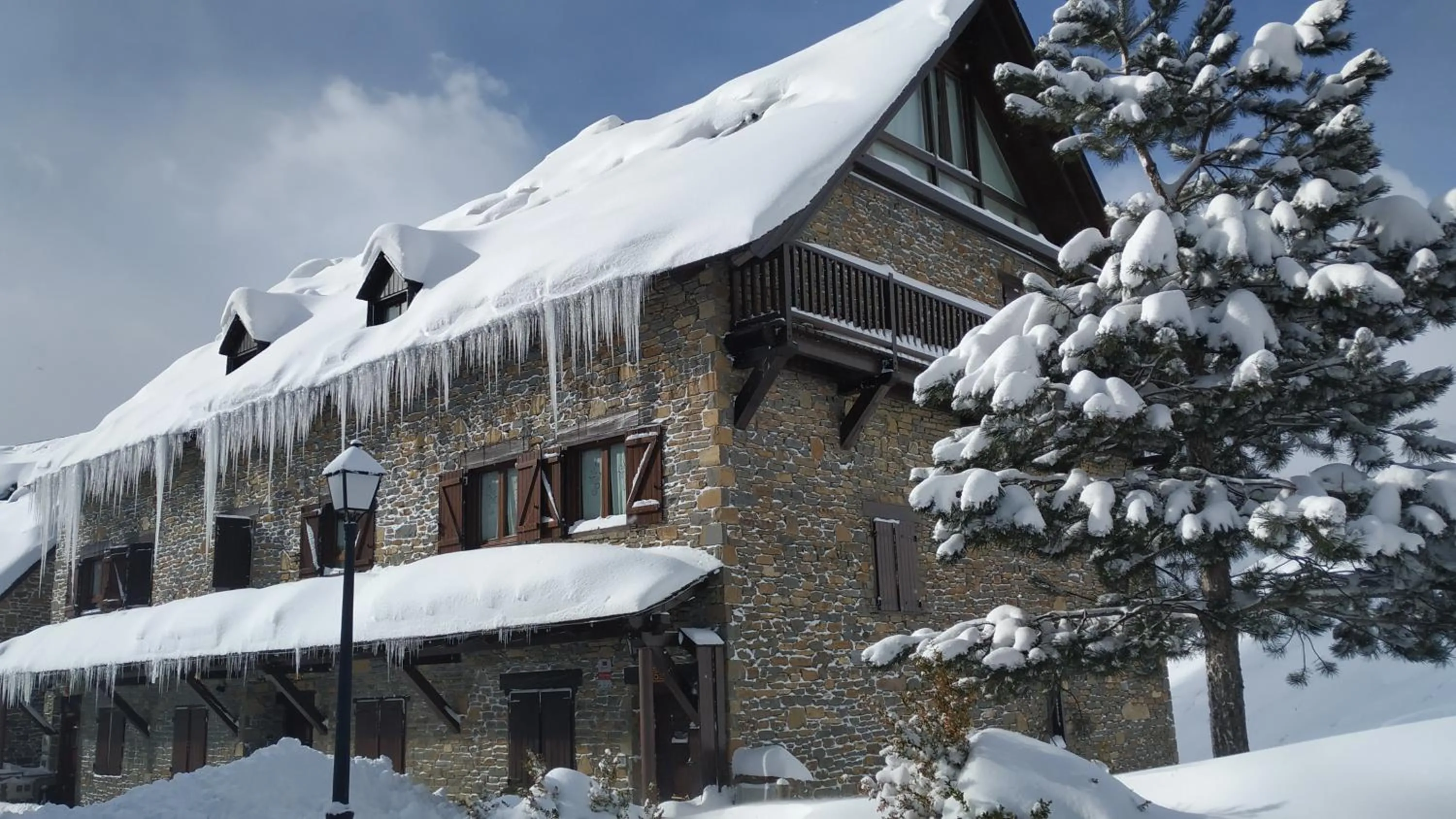 Winter in Baqueira Apartamentos Cota 1700 a pie de pistas
