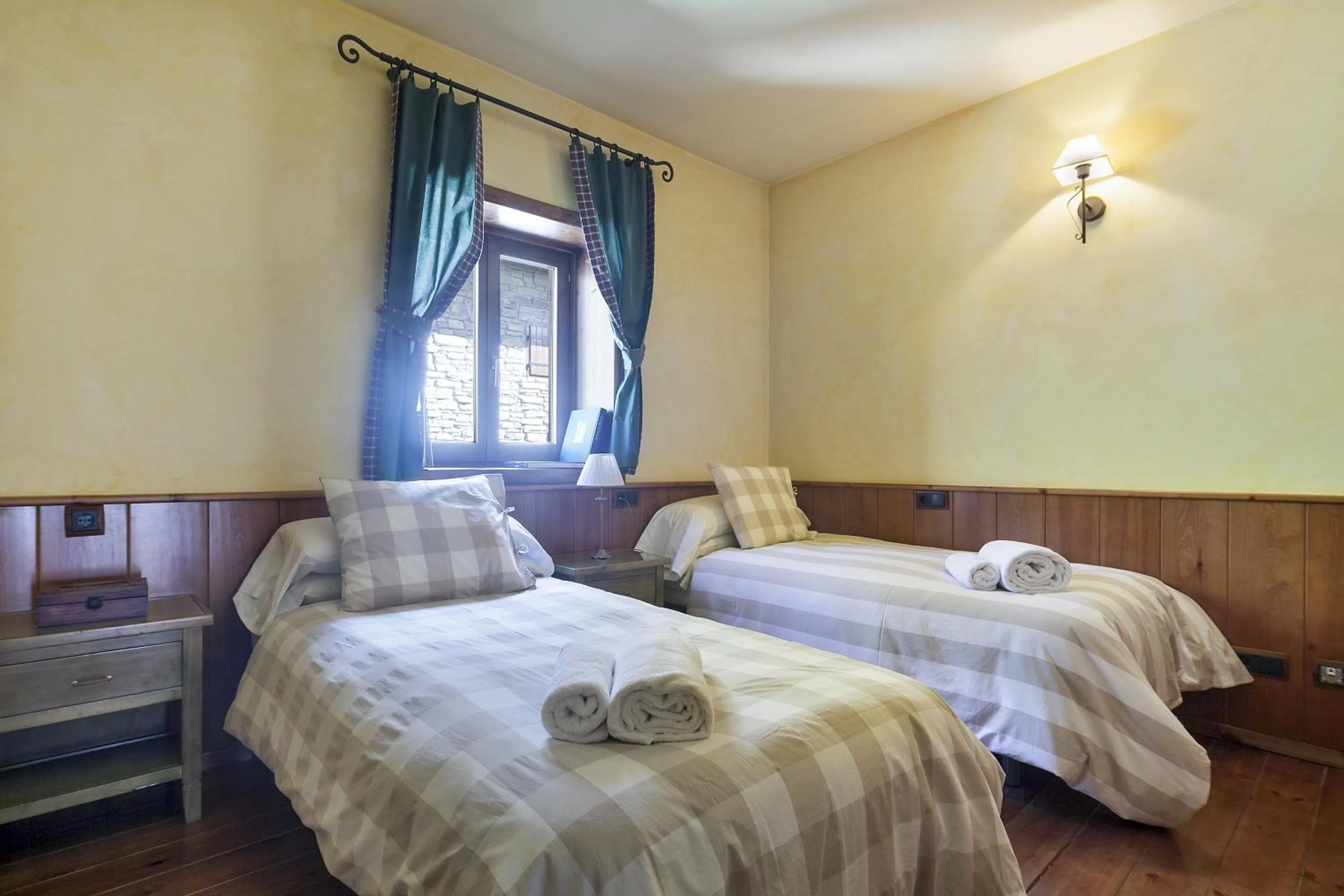 Bedroom, Bed in Baqueira Apartamentos Cota 1700 a pie de pistas