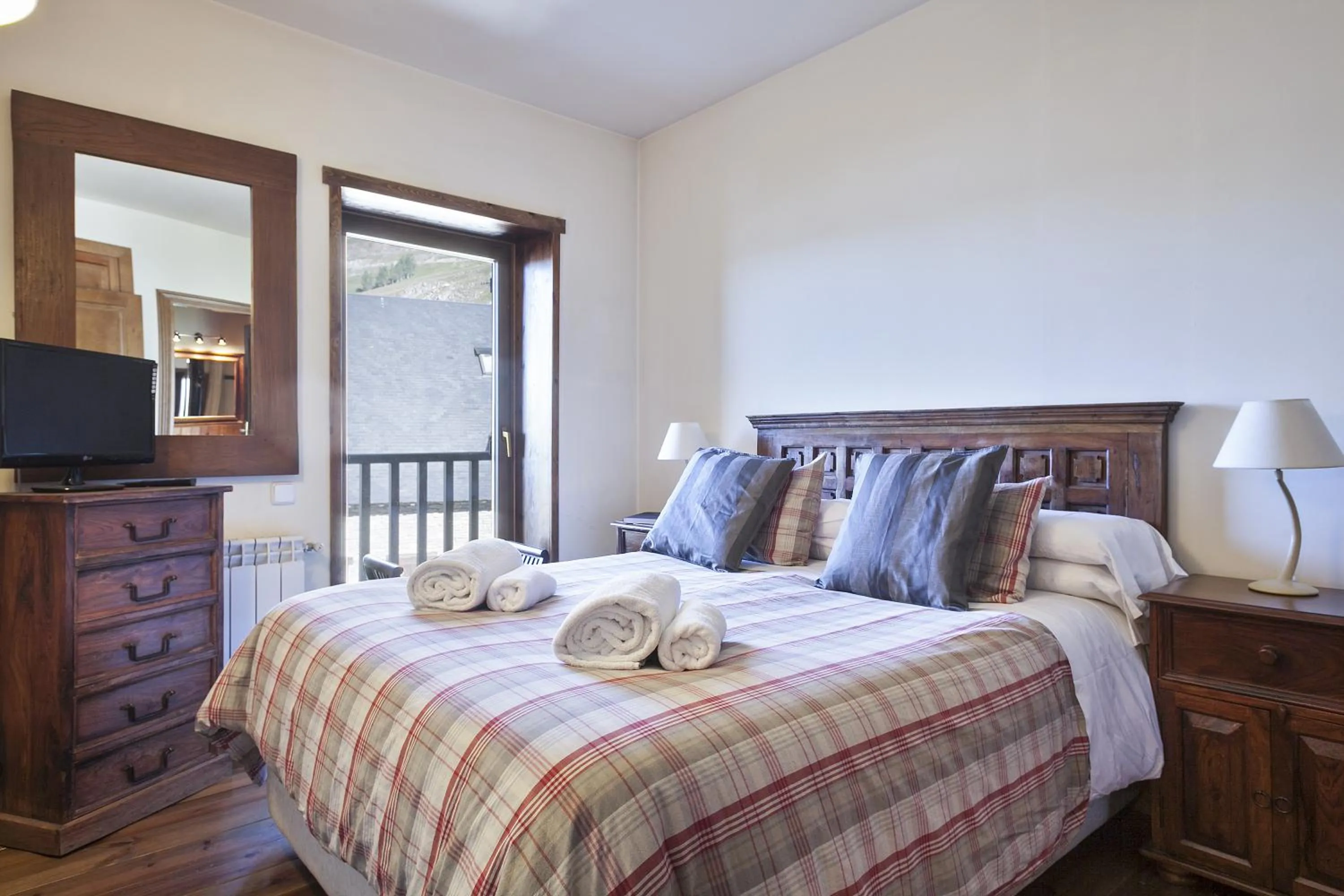 Bedroom, Bed in Baqueira Apartamentos Cota 1700 a pie de pistas