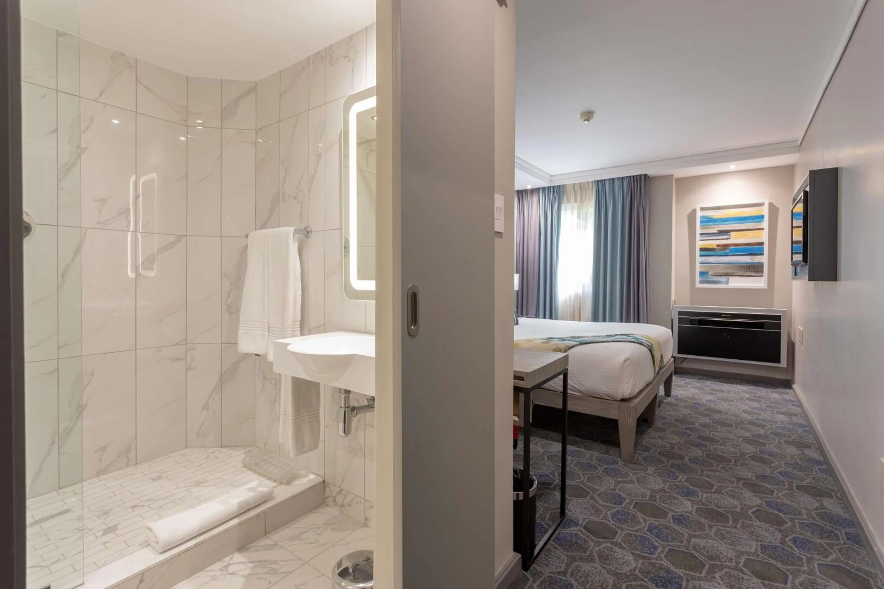 Bathroom, Bed in StayEasy Mbombela