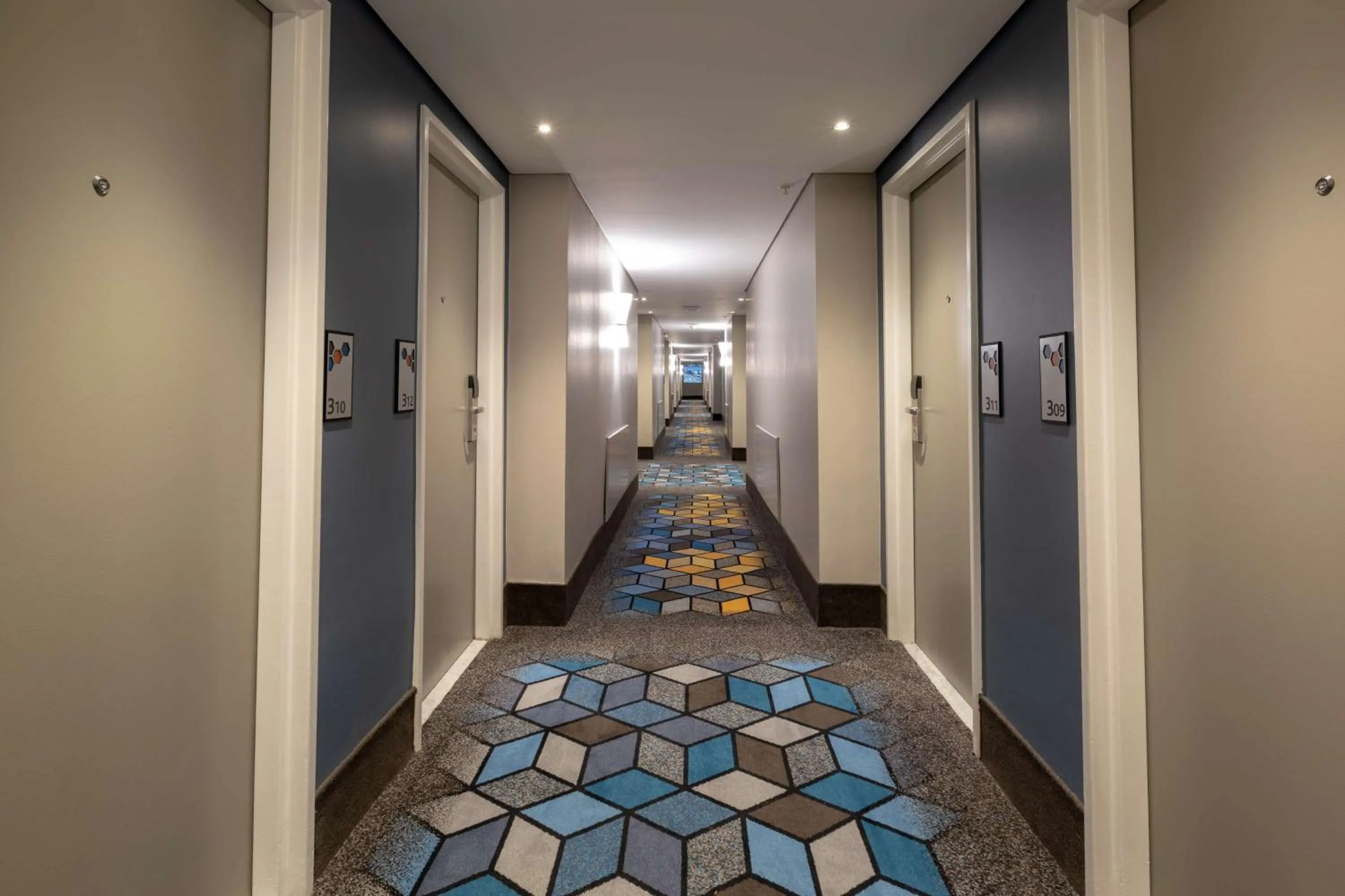 Other in StayEasy Mbombela