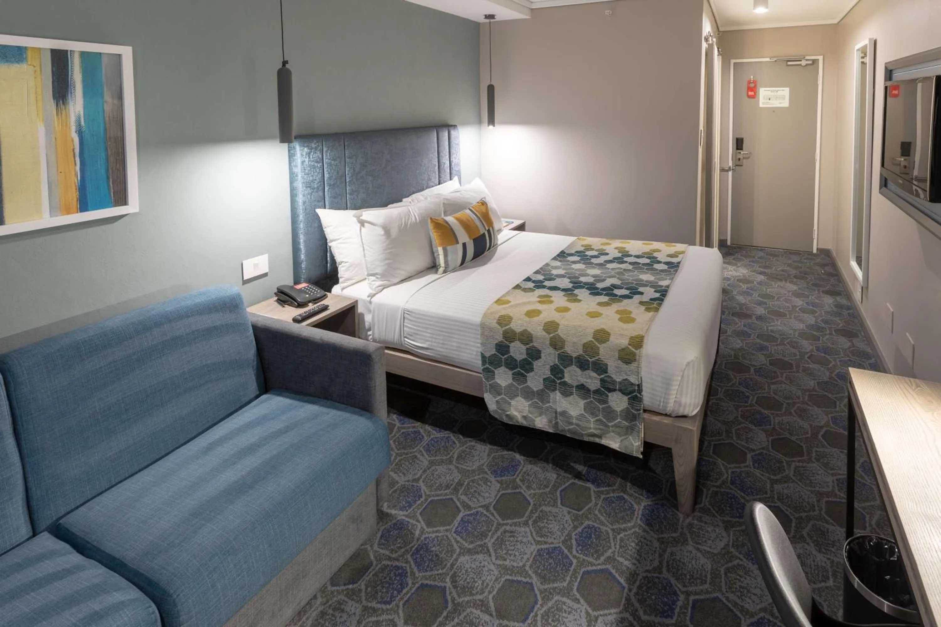 Photo of the whole room, Bed in StayEasy Mbombela